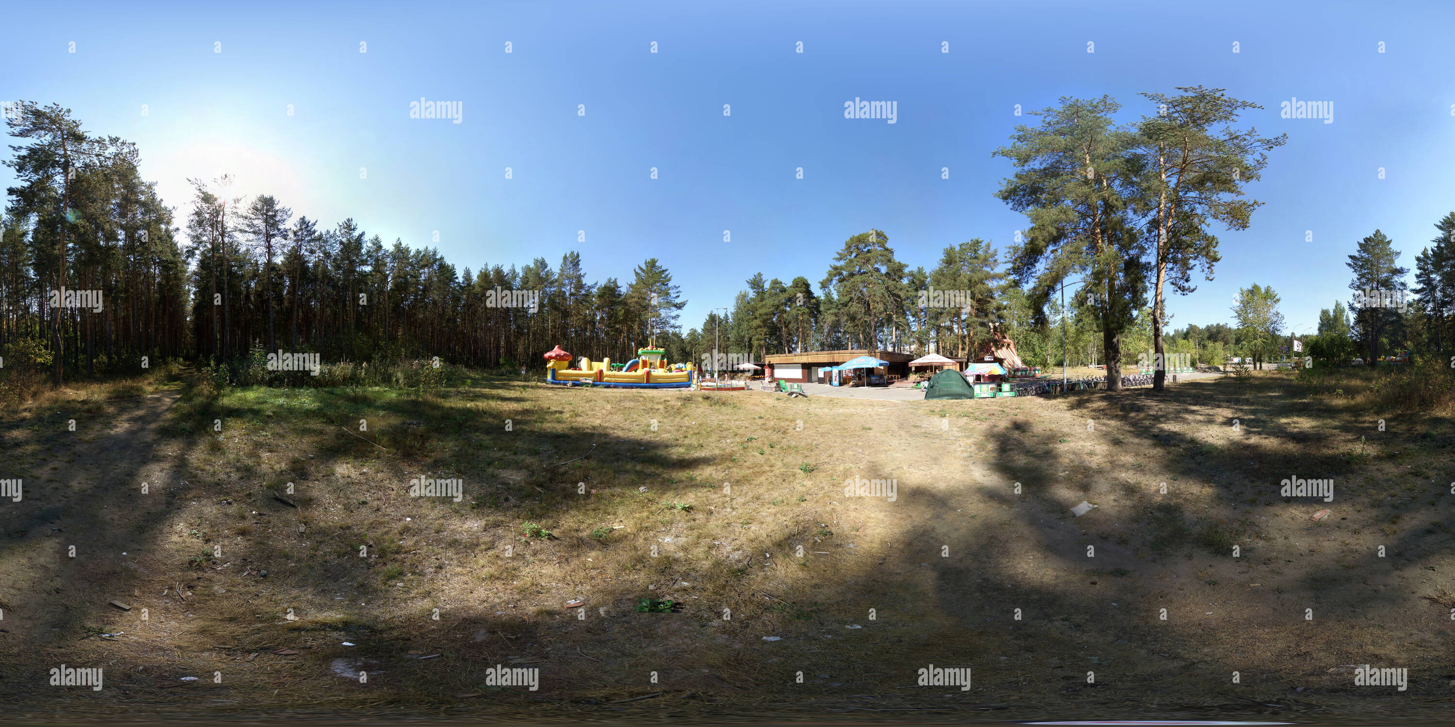 Visualizzazione panoramica a 360 gradi di Возле кафешек