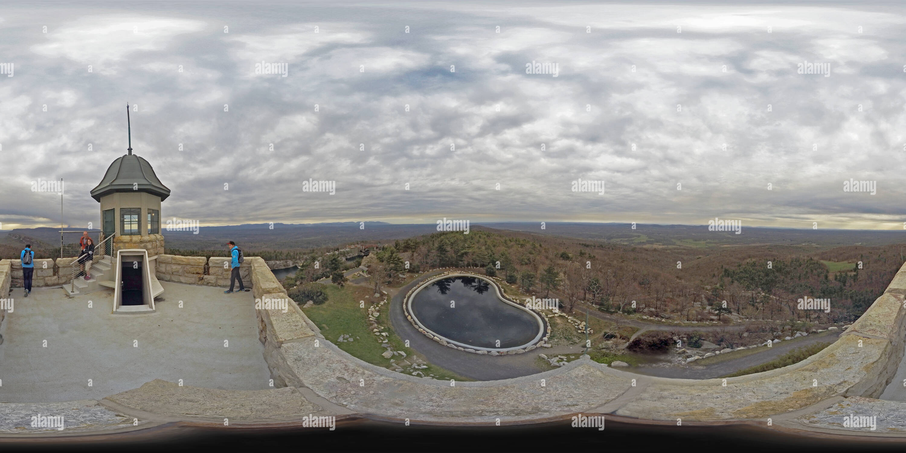 Visualizzazione panoramica a 360 gradi di Skytop Tower, Mohonk Mt. House di New Paltz N.Y.