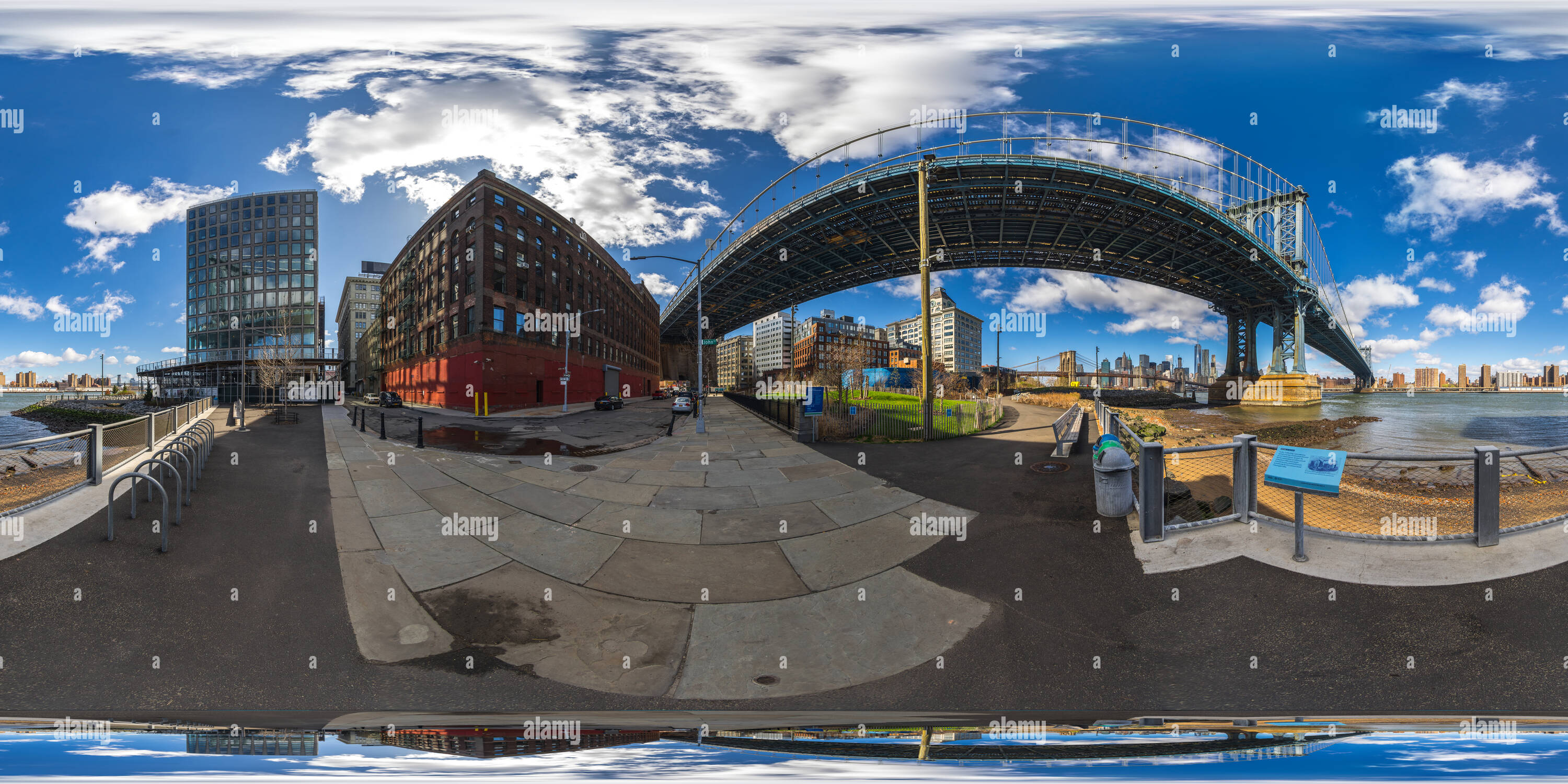 Visualizzazione panoramica a 360 gradi di Manhattan Bridge, John Street Park