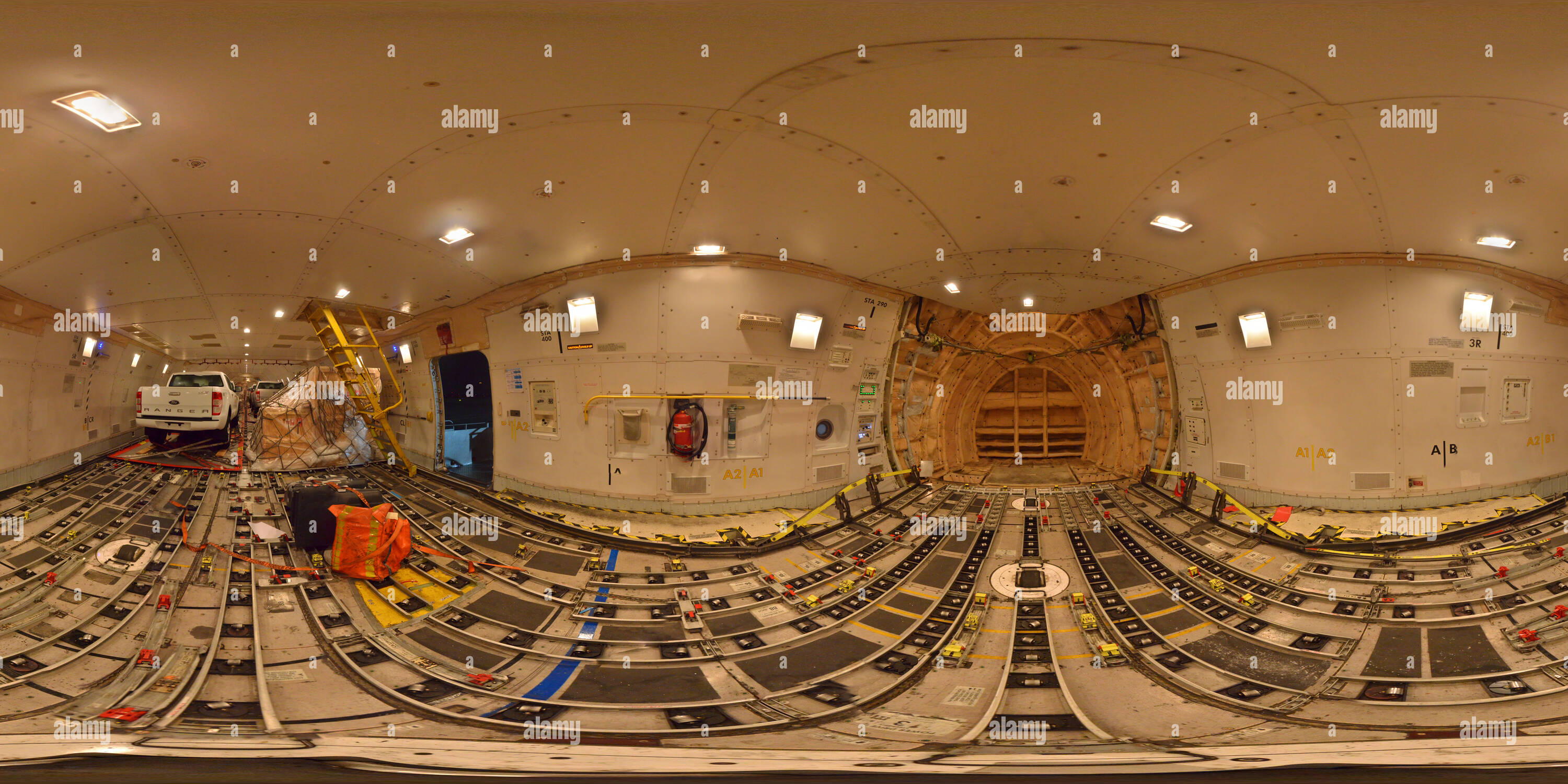 Visualizzazione panoramica a 360 gradi di All'interno di un Boeing 747-400, Dar Es Salaam Airport