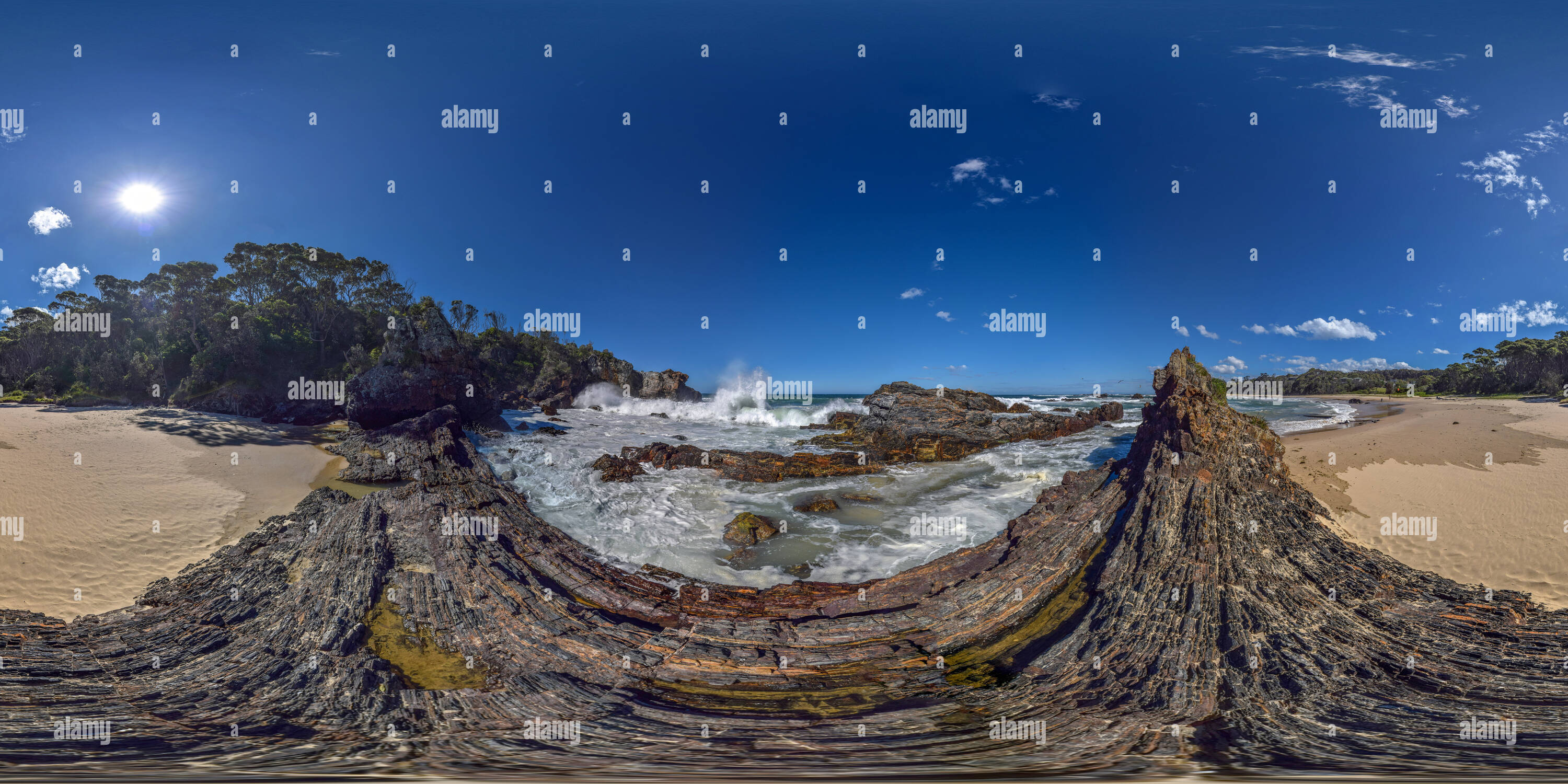 Visualizzazione panoramica a 360 gradi di Mare mosso, Mistero Bay, Nuovo Galles del Sud, Australia