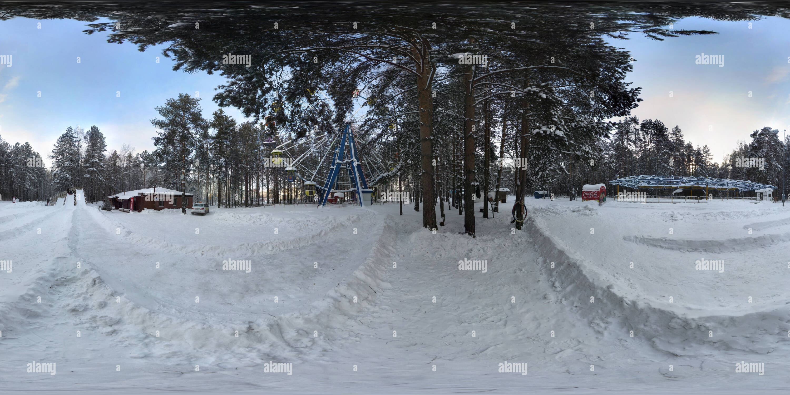 Visualizzazione panoramica a 360 gradi di Горки. Зима 2016
