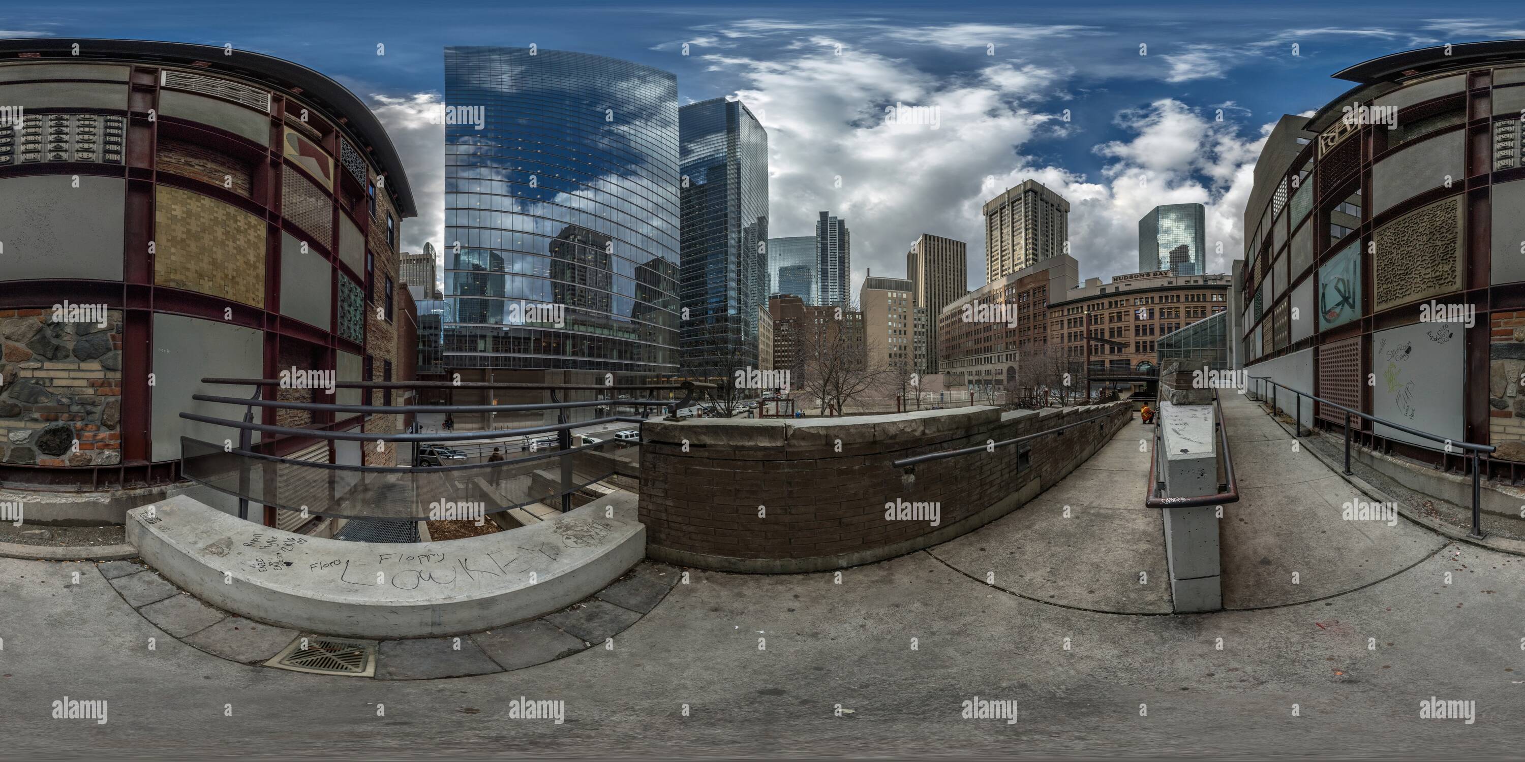 Visualizzazione panoramica a 360 gradi di Il Cloud giardini nel centro cittadino di Toronto