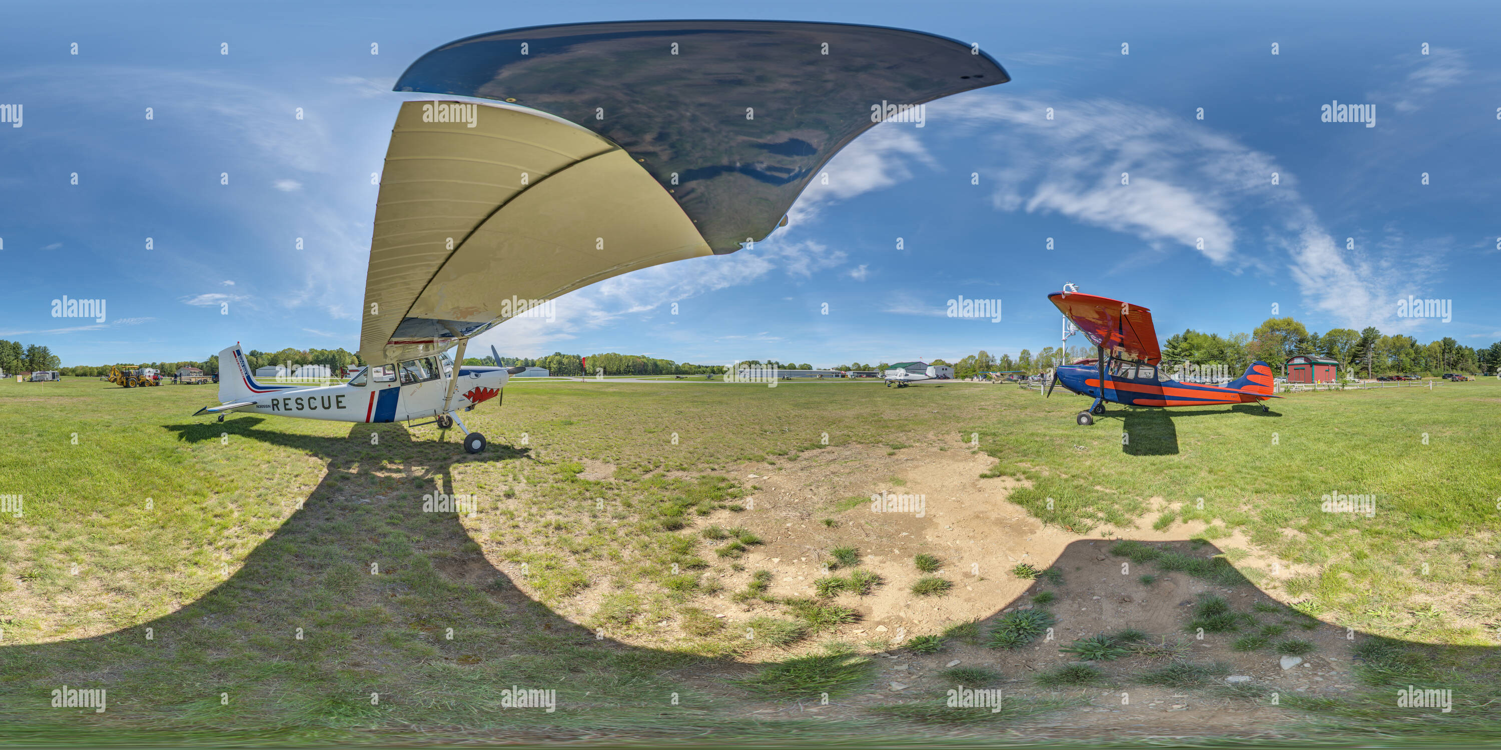 Visualizzazione panoramica a 360 gradi di Cessna Bird Dogs at Hampton Airfield