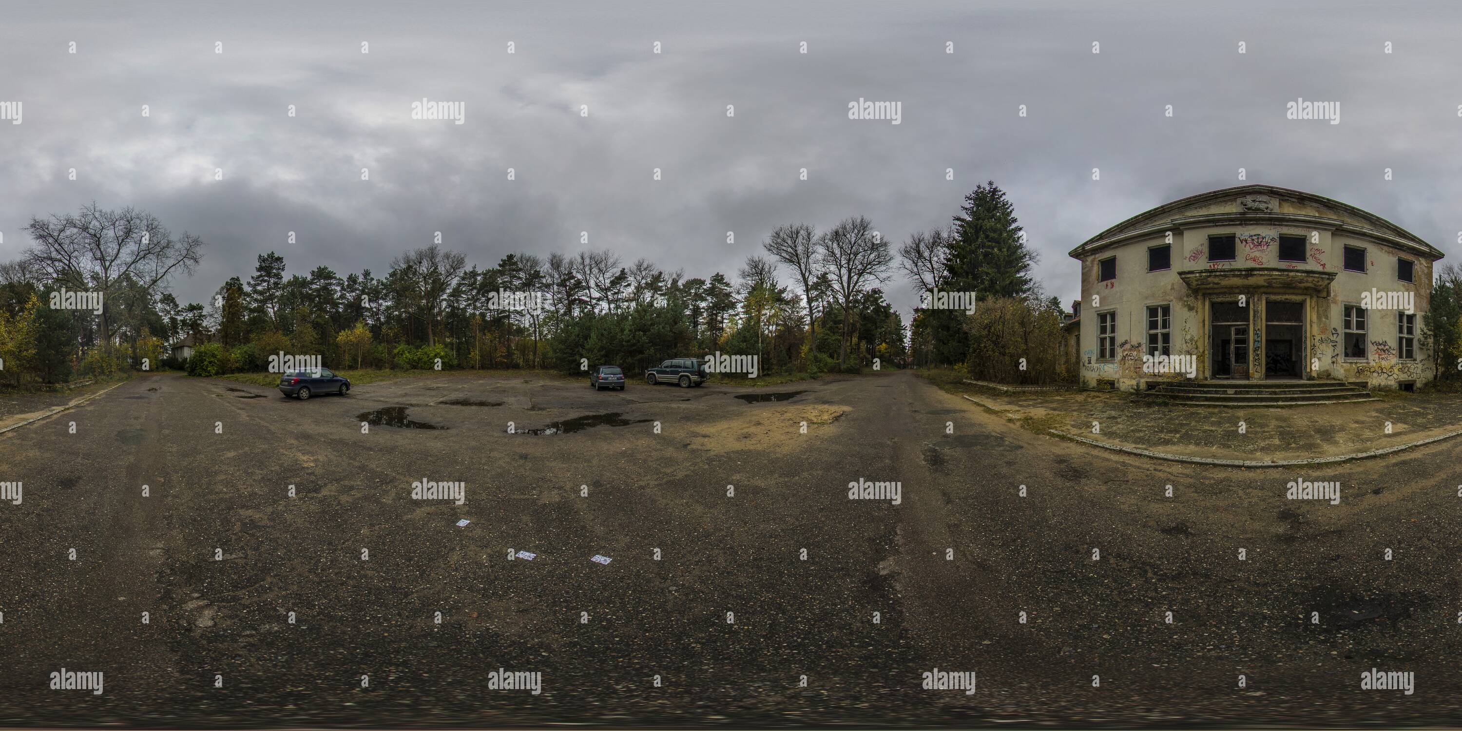 Visualizzazione panoramica a 360 gradi di Borne Sulinowo - Officer's House dalla parte anteriore