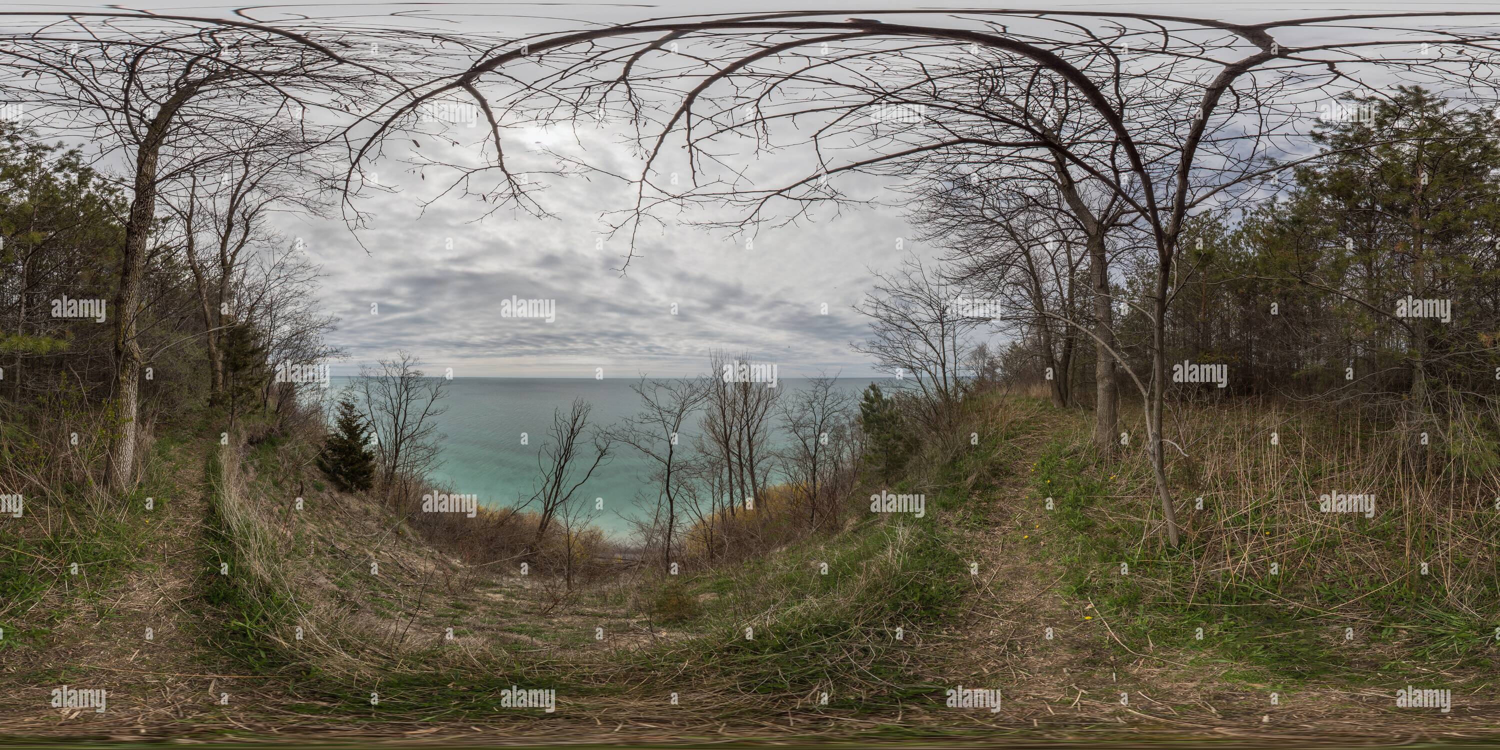 Visualizzazione panoramica a 360 gradi di Il lago Ontario Waterfront vicino Darlington, su
