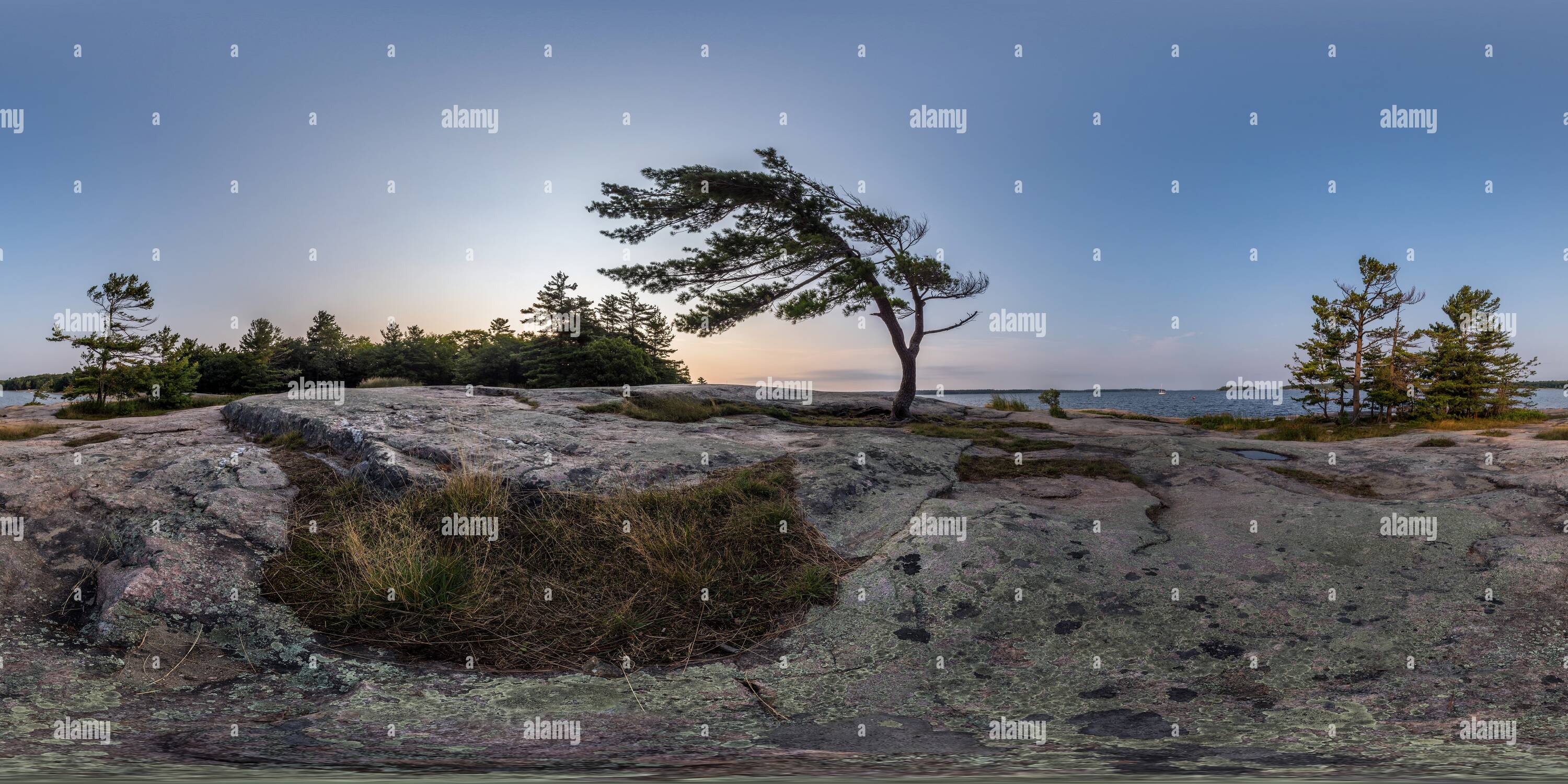 Visualizzazione panoramica a 360 gradi di Inizio estate mattina a Killbear Parco Provinciale ho