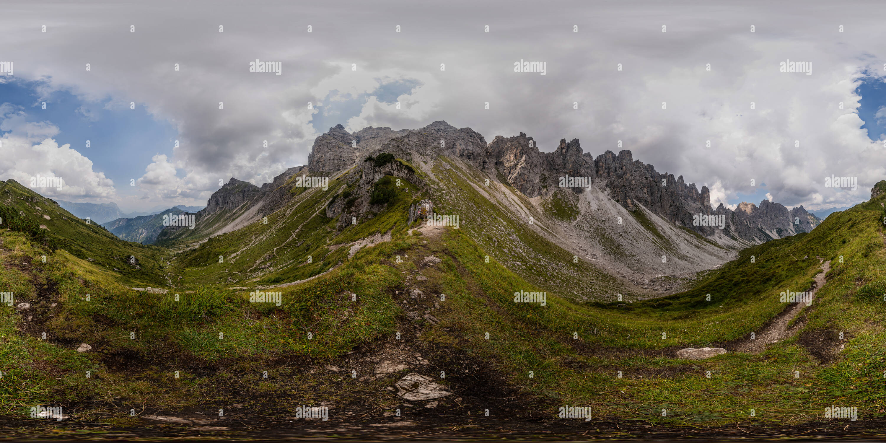 Visualizzazione panoramica a 360 gradi di Passo Suola