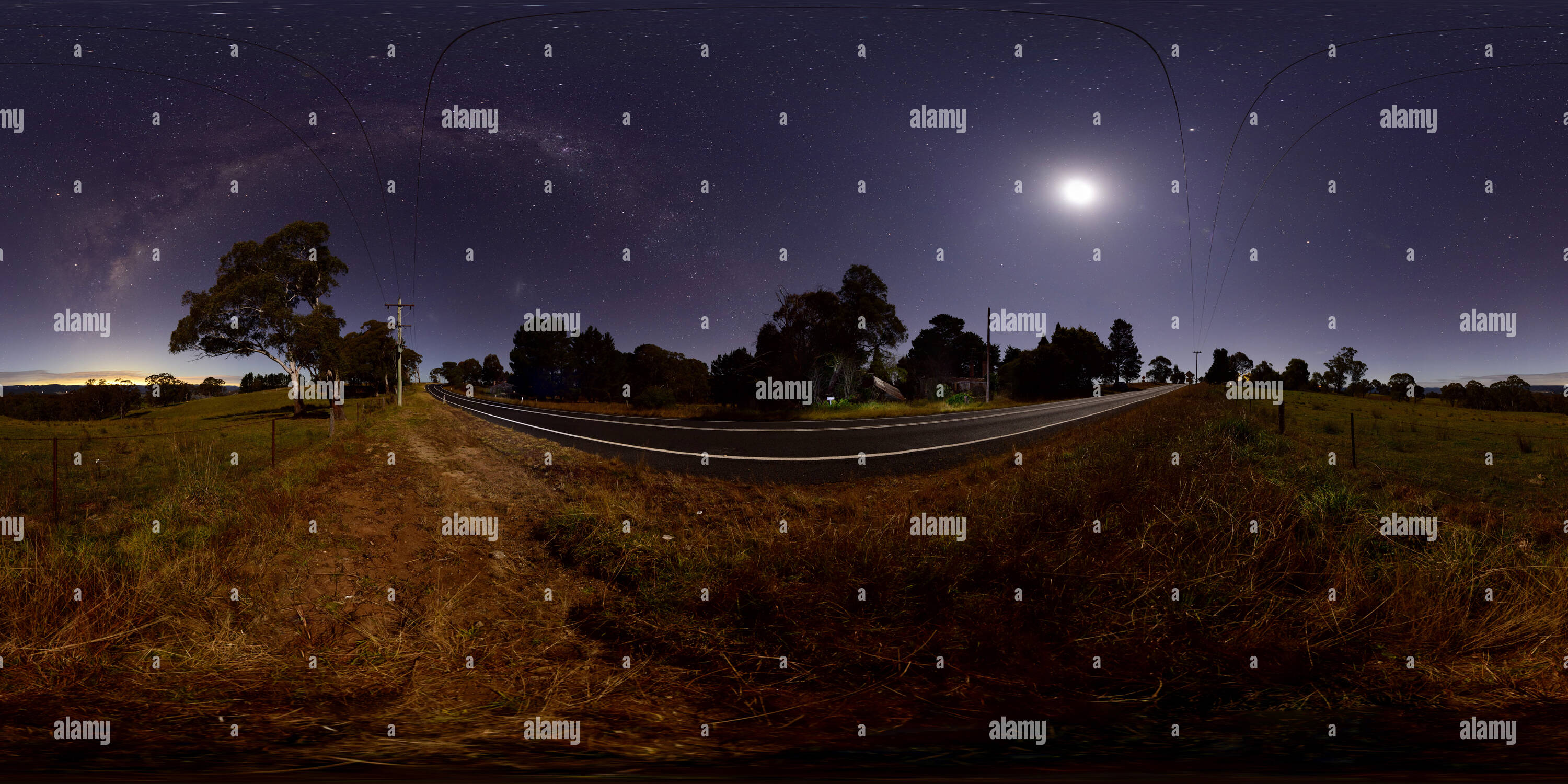 Visualizzazione panoramica a 360 gradi di Case abbandonate sotto le stelle, buon Forrest, Nuovo Galles del Sud, Australia