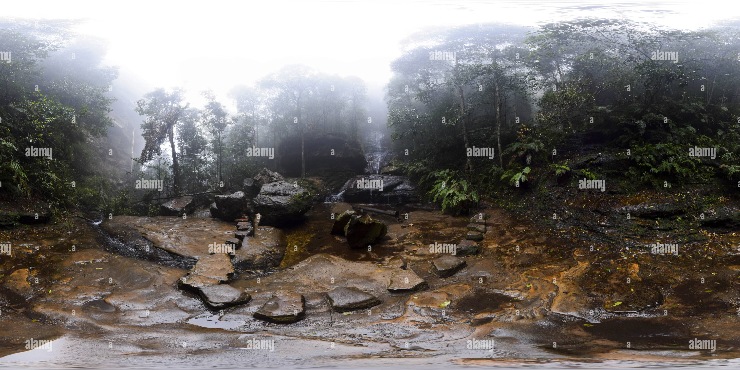 Visualizzazione panoramica a 360 gradi di Imperatrice cade in una nuvola, Wentworth Falls, New South Wales, Australia