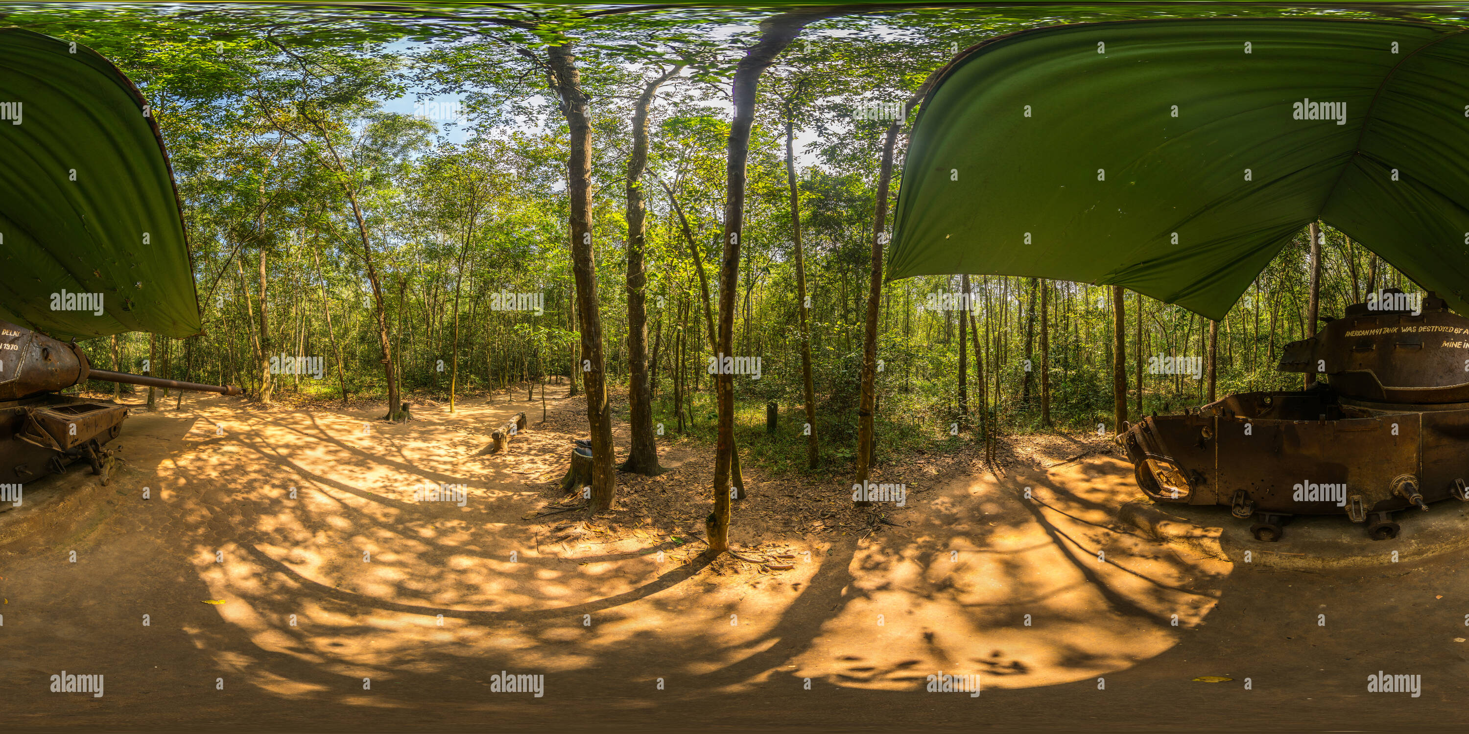 Visualizzazione panoramica a 360 gradi di Ben Dinh gallerie, distrutto armor, Củ Chi, Vietnam