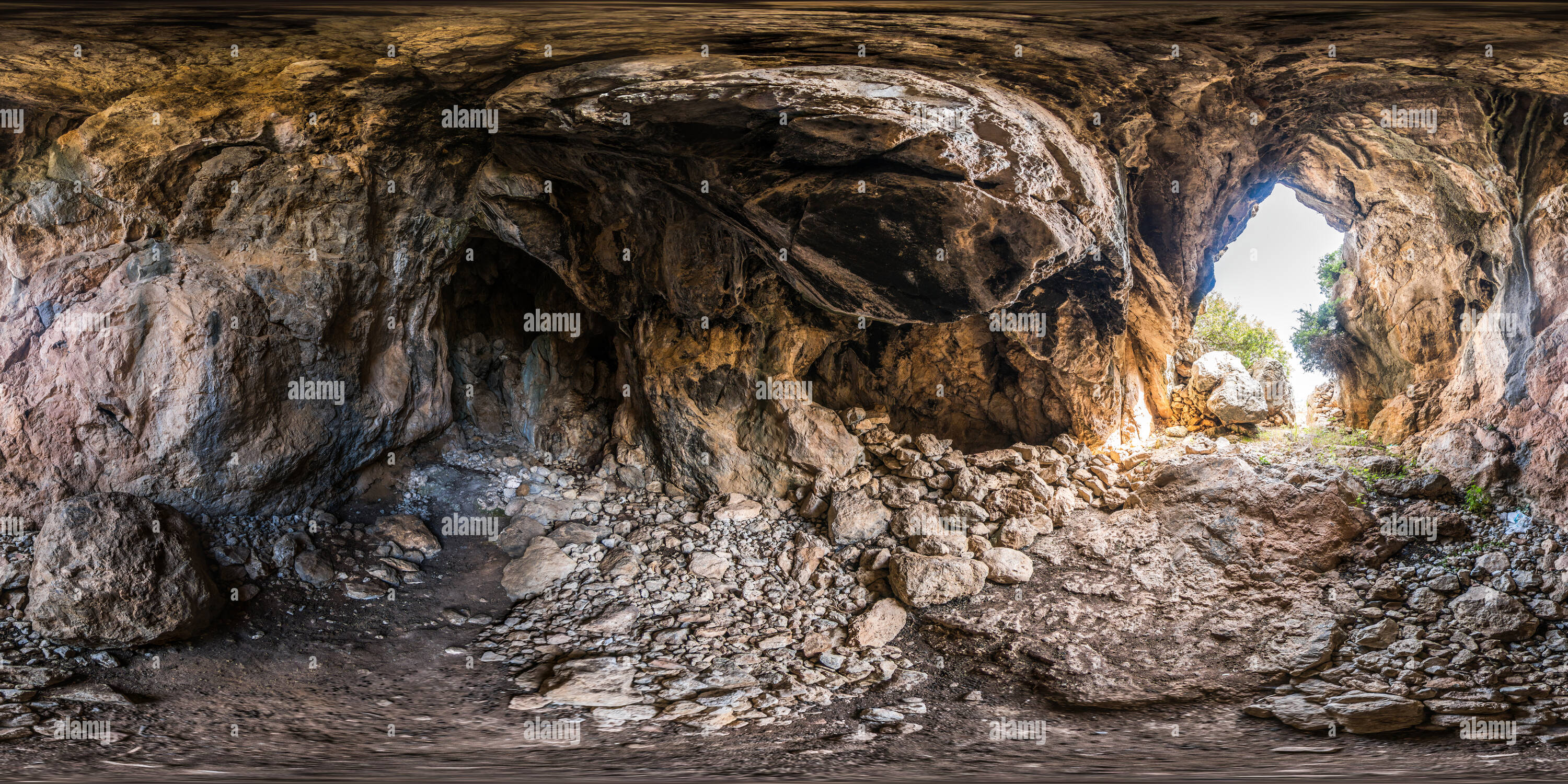 Visualizzazione panoramica a 360 gradi di Grotta di Rodi