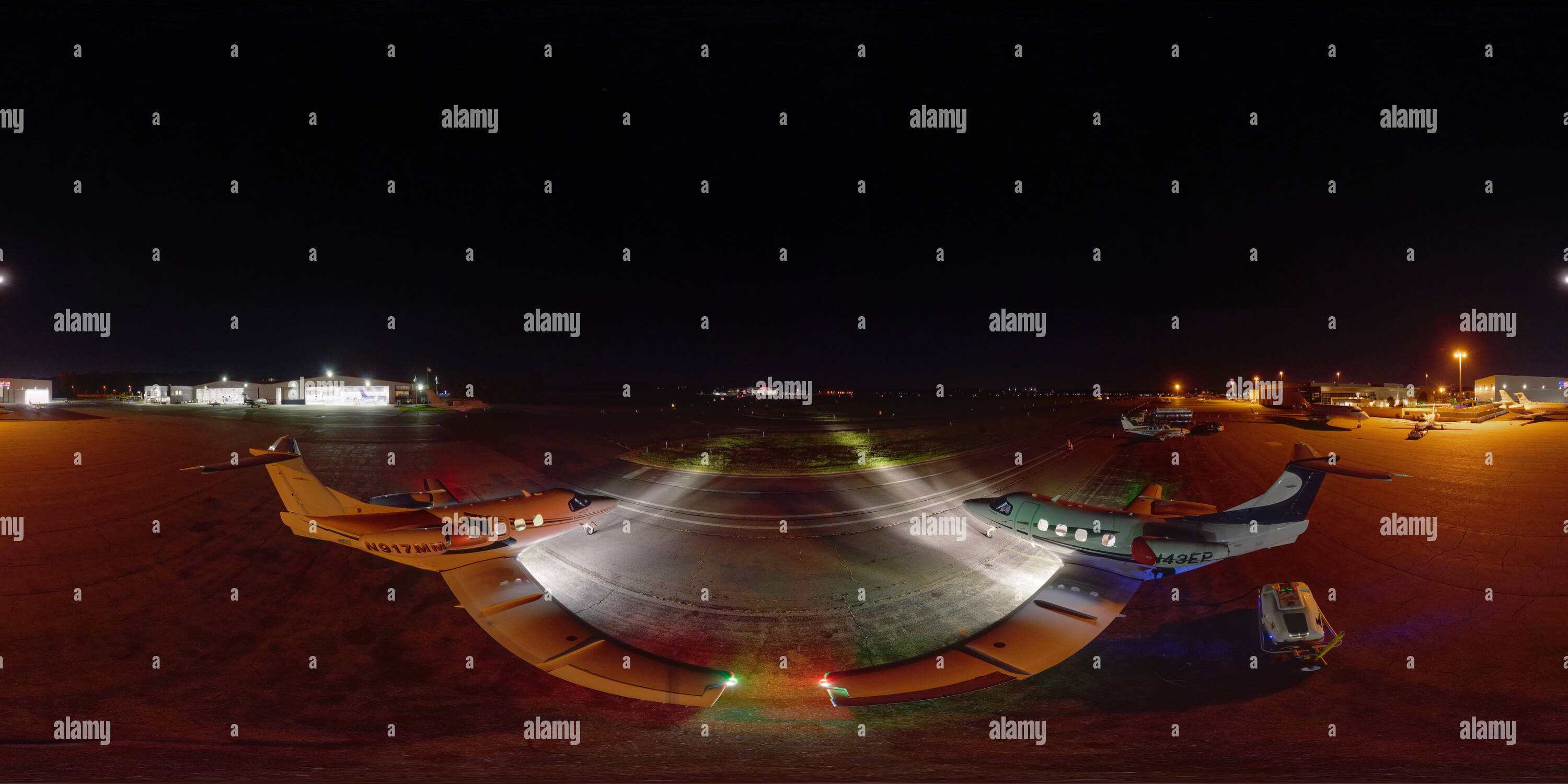 Visualizzazione panoramica a 360 gradi di LoPresti Boombeam HID luci di atterraggio sul Phenom 100
