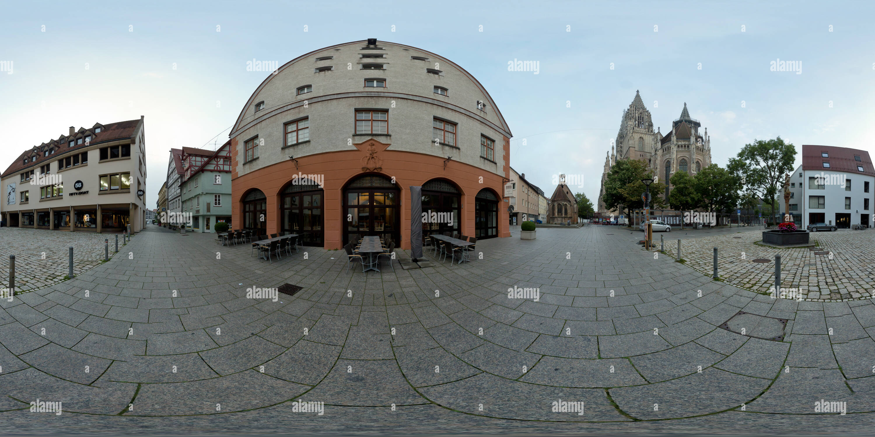 Visualizzazione panoramica a 360 gradi di Ulm Minster, Georgsbrunnen, Valentinskapelle, Ulm 2017-07