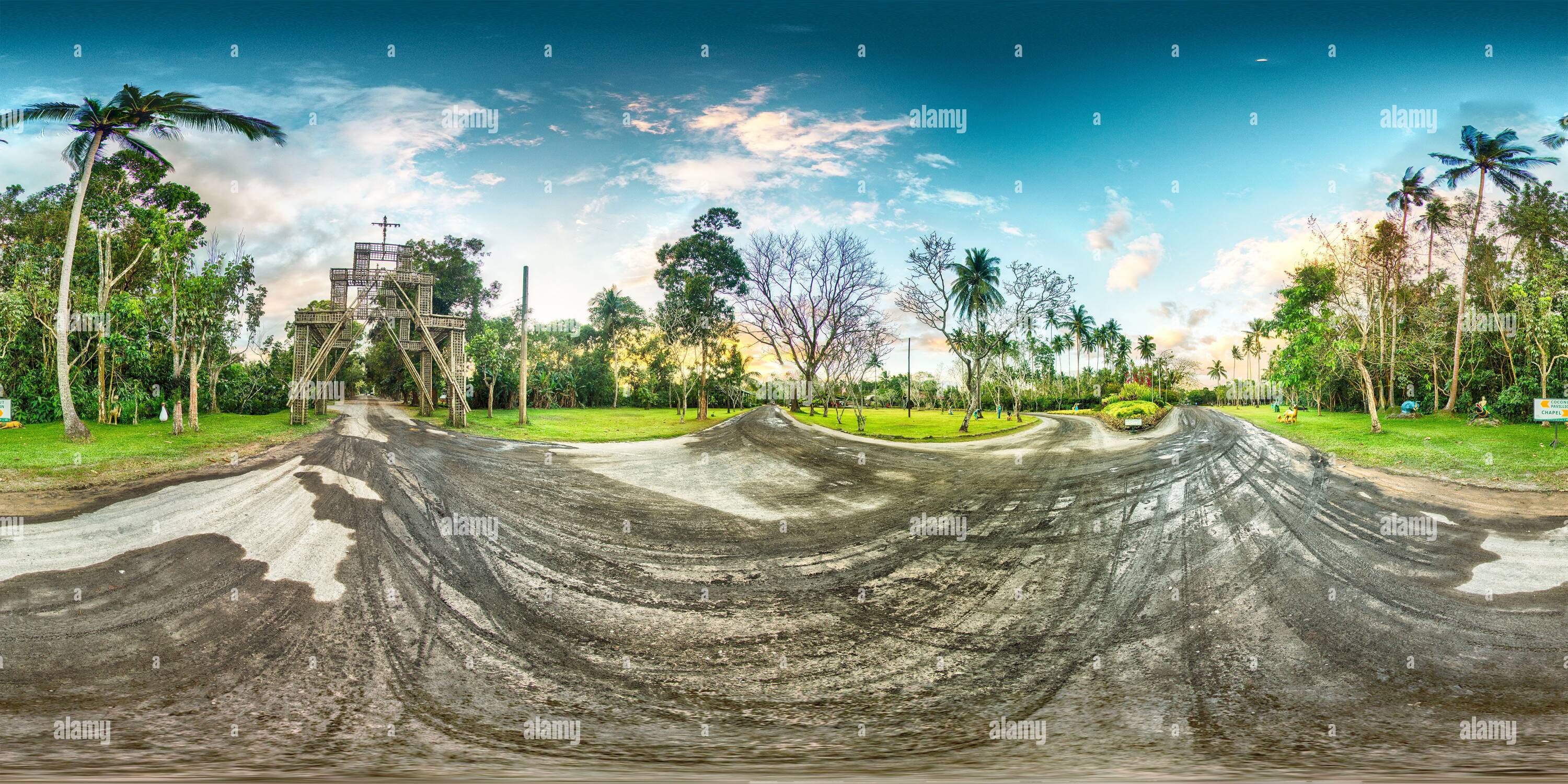 Visualizzazione panoramica a 360 gradi di Dove le strade divergenti