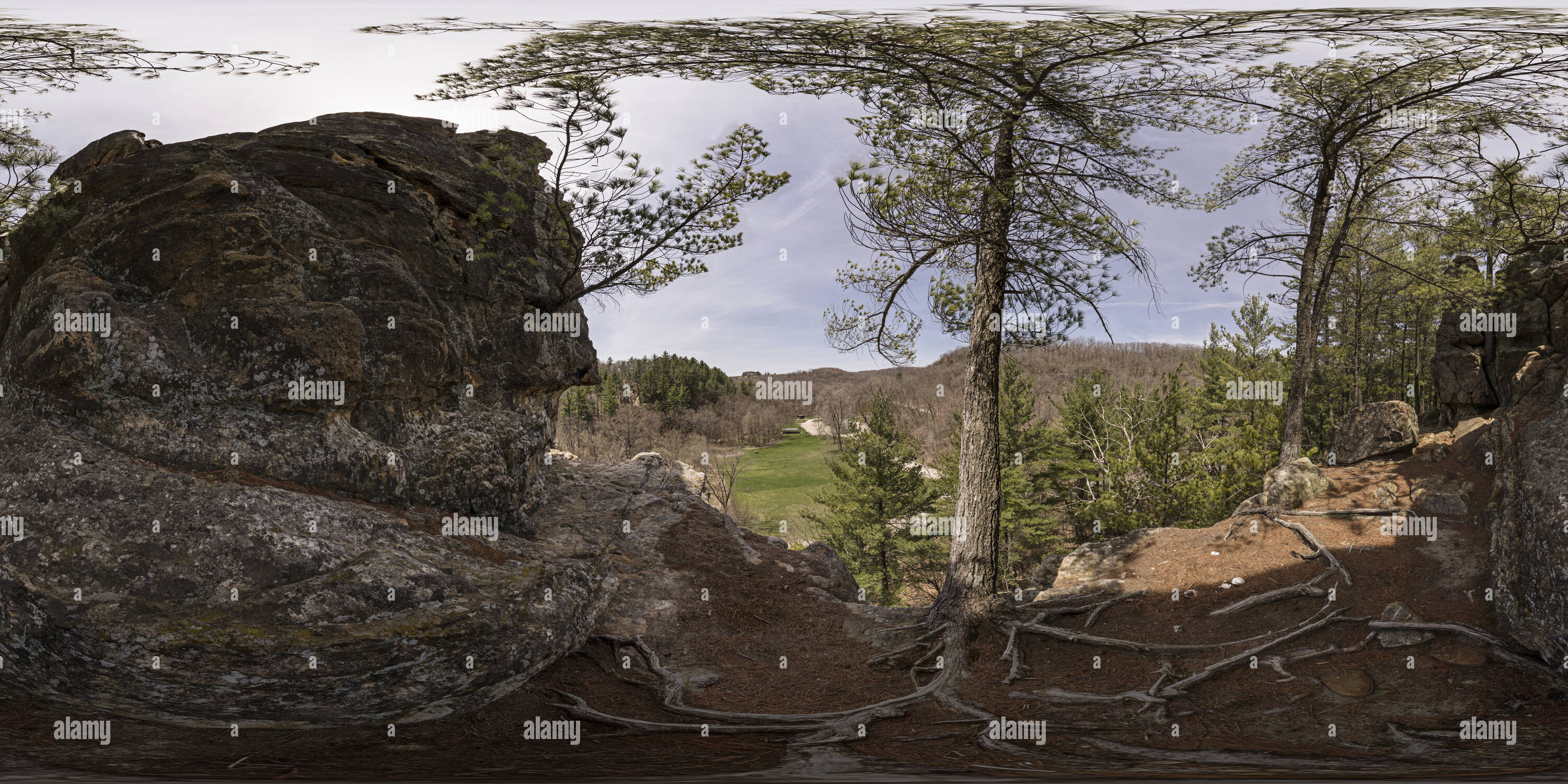 Visualizzazione panoramica a 360 gradi di Punto Enee in primavera, vicino Dodgeville, WI