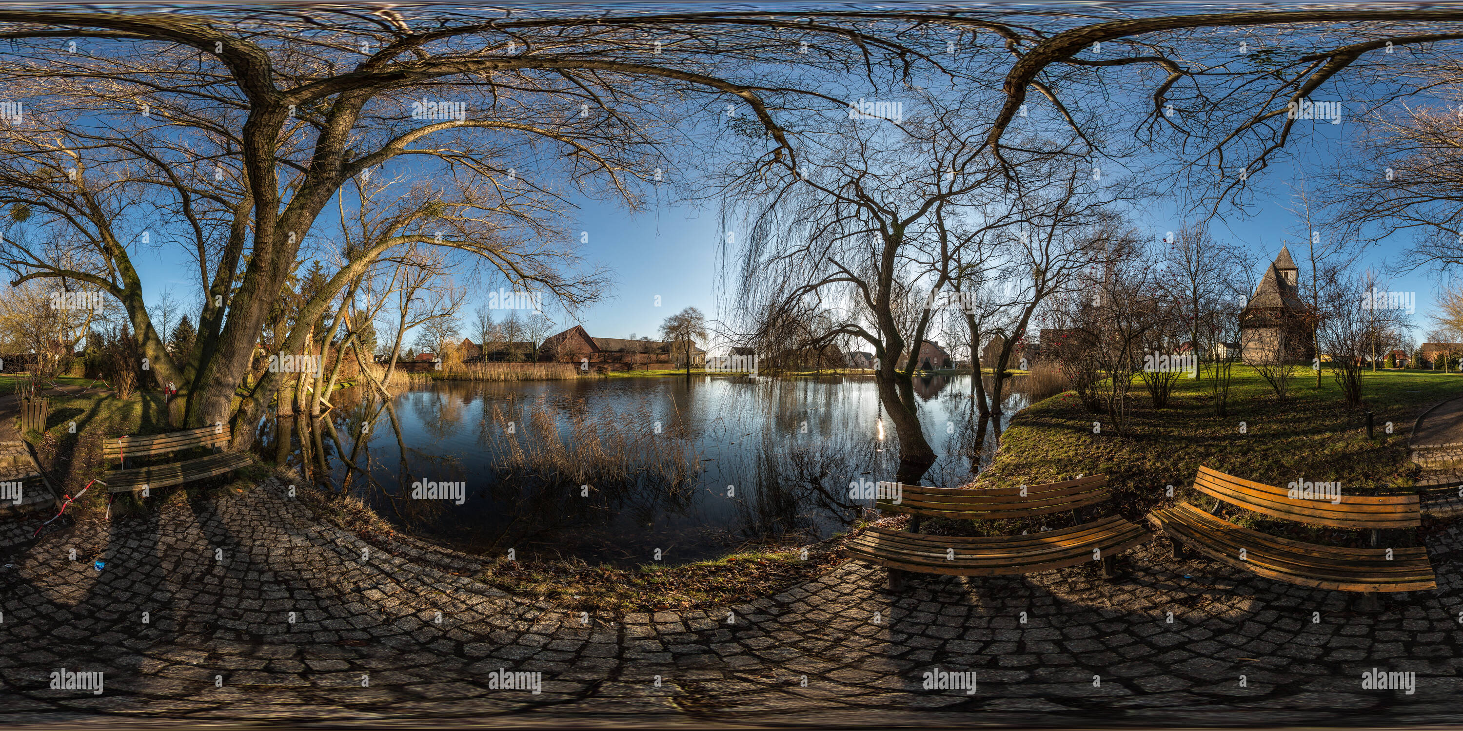 Visualizzazione panoramica a 360 gradi di An der Schrotholzkirche Wespen