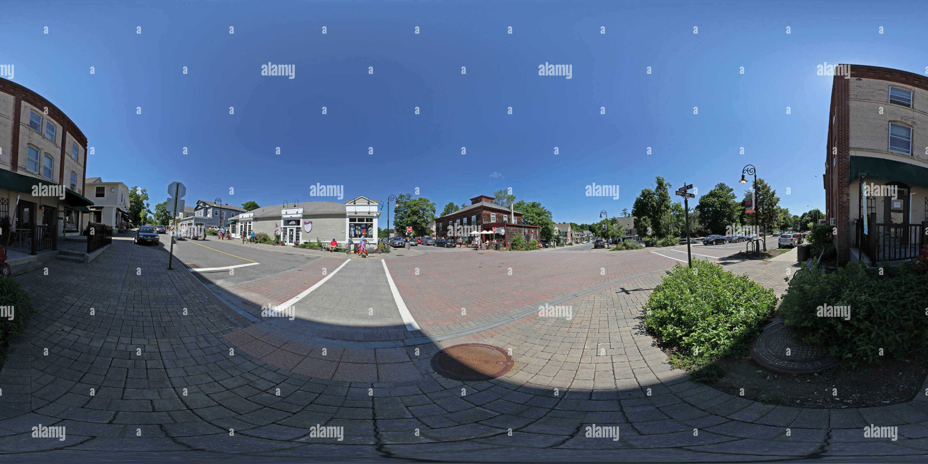 Visualizzazione panoramica a 360 gradi di Crocevia in Lenox