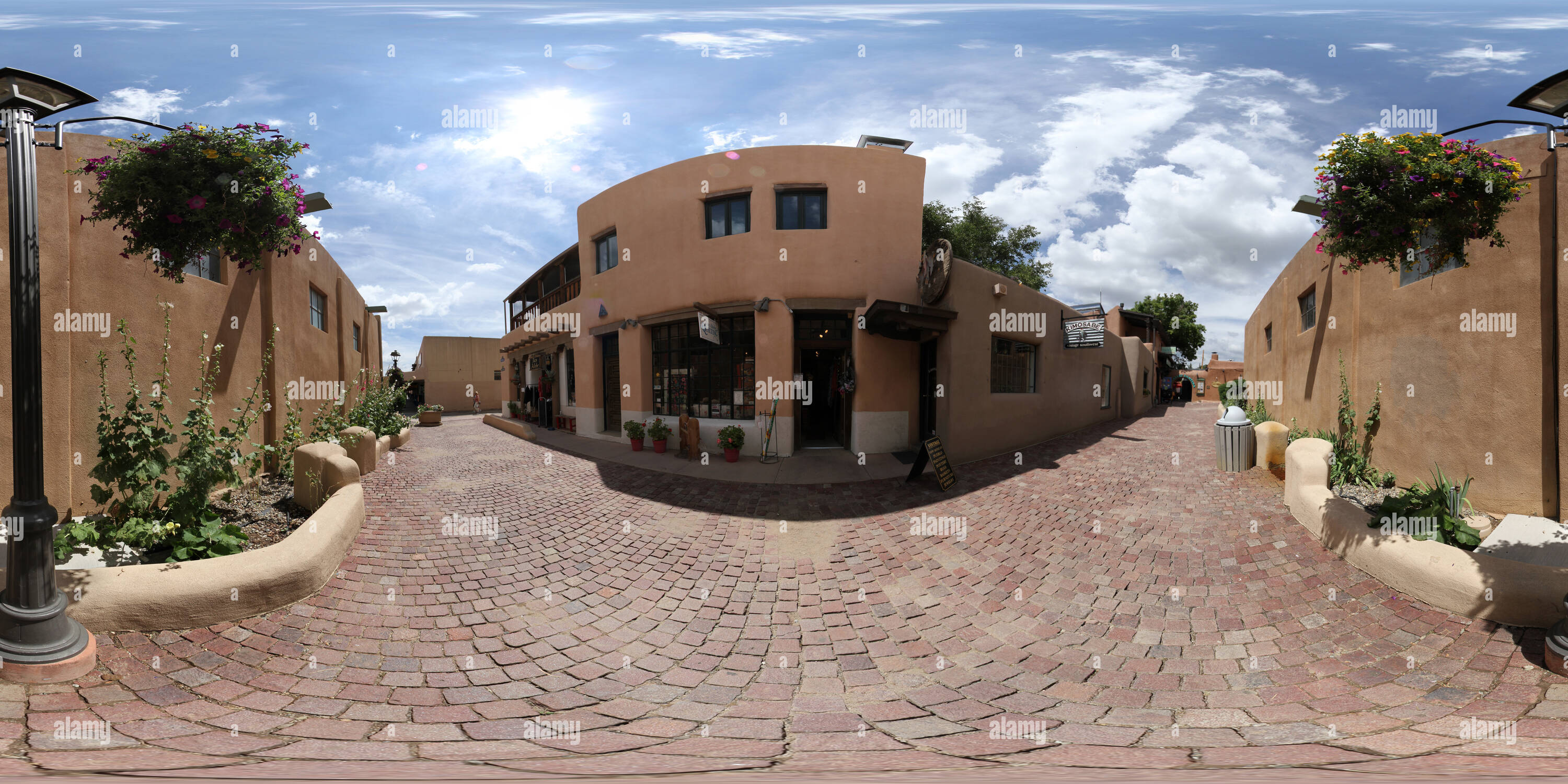 Visualizzazione panoramica a 360 gradi di Alley off Taos Plaza, UAT New Mexico