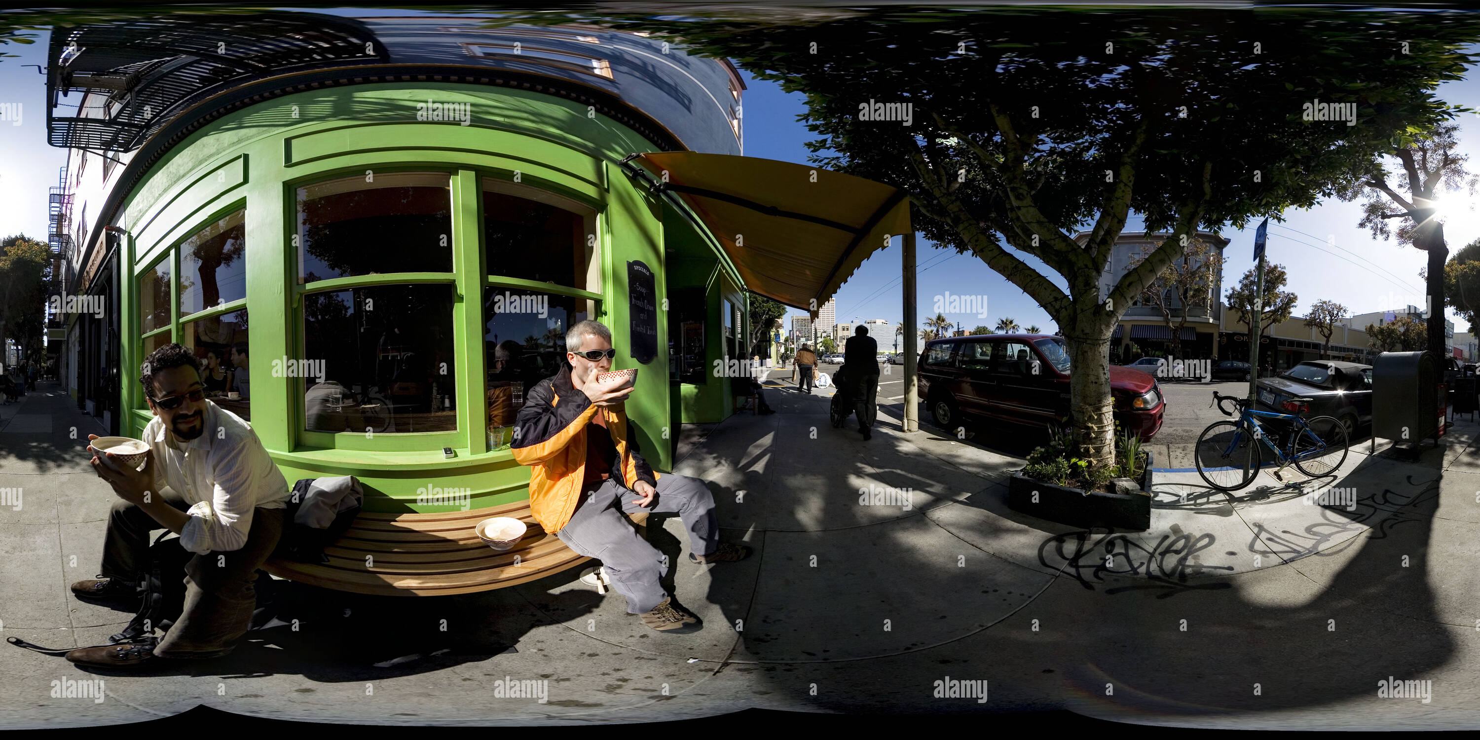 Visualizzazione panoramica a 360 gradi di La Boulange de Hayes - caffè al sole