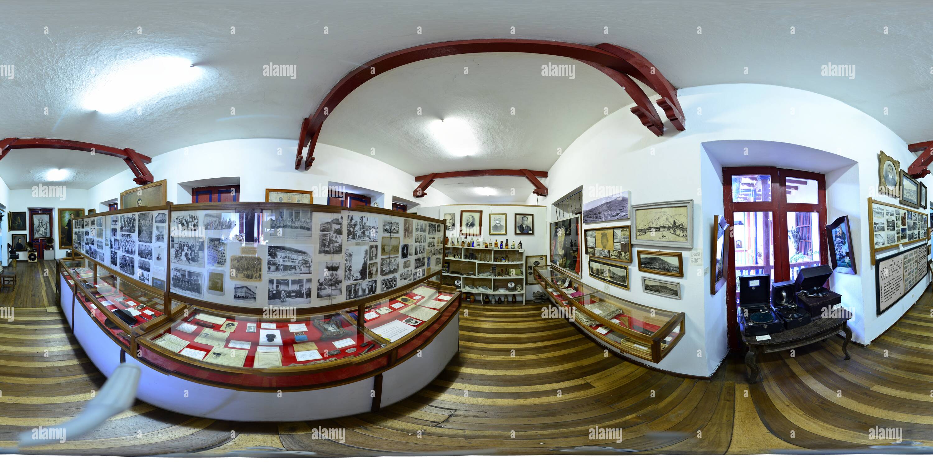 Visualizzazione panoramica a 360 gradi di Foto e Documenti Juan Lorenzo Lucero Museum