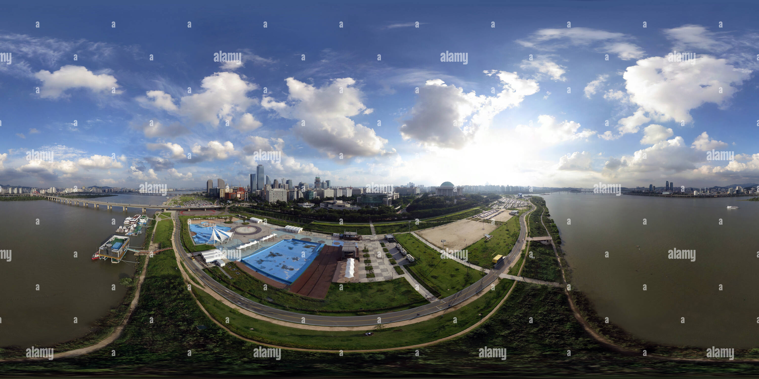 Visualizzazione panoramica a 360 gradi di Seul River Park