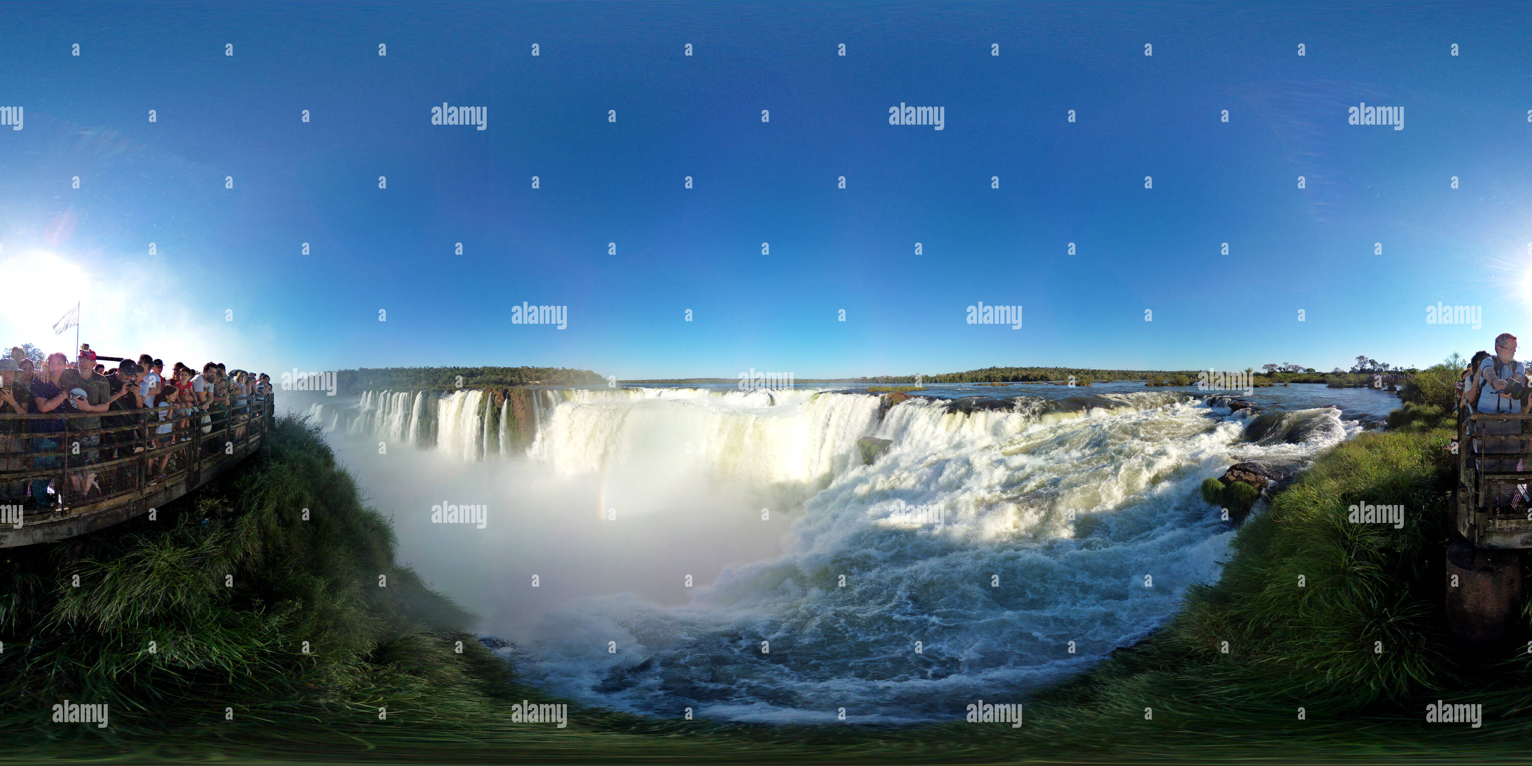 Visualizzazione panoramica a 360 gradi di Cascate Iguacu (1)