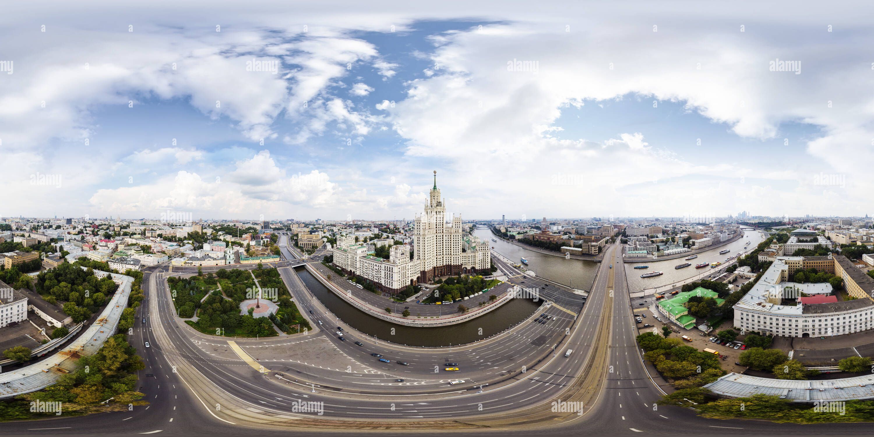 Visualizzazione panoramica a 360 gradi di Il grattacielo Kotelnicheskaya