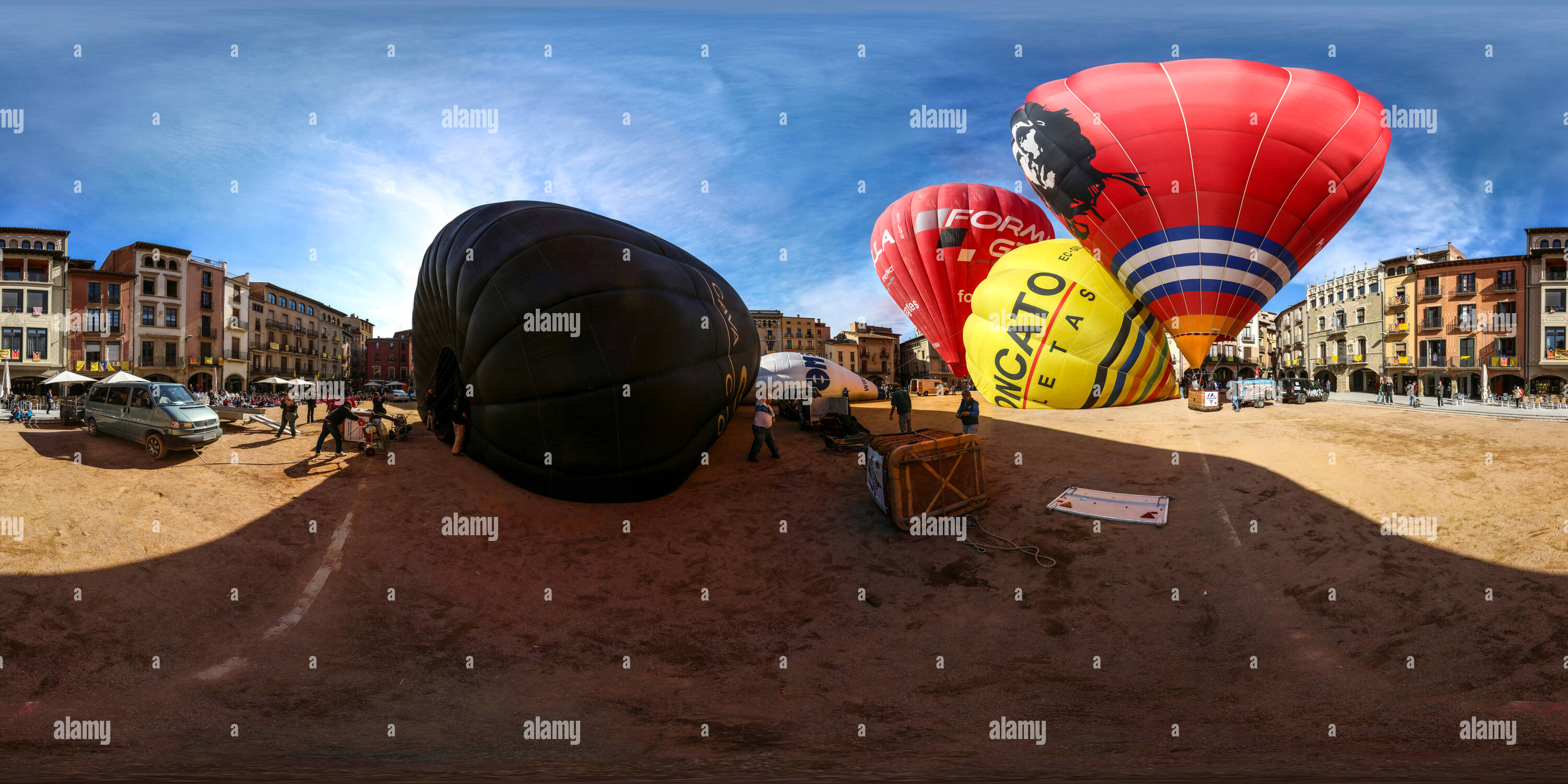 Visualizzazione panoramica a 360 gradi di 3 - lancio di palloncini su Placa Major - XXXII international mercat del ram balloon Trophy 2015 Vic