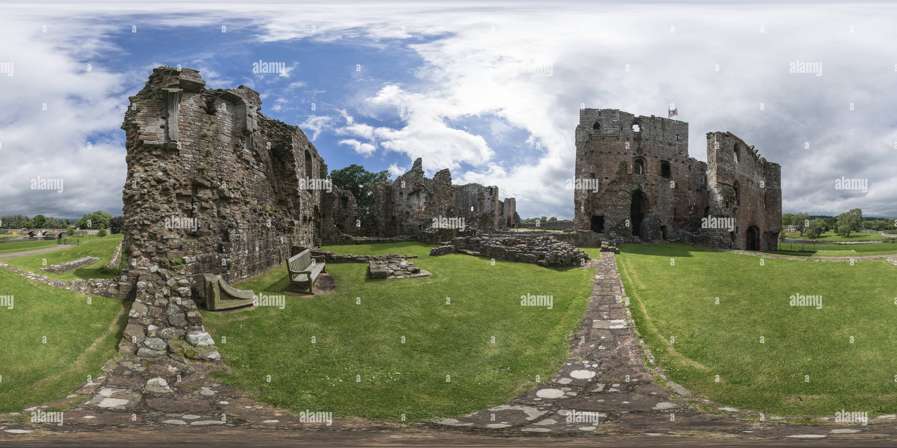 Visualizzazione panoramica a 360 gradi di Brougham rovine del castello, Cumbria