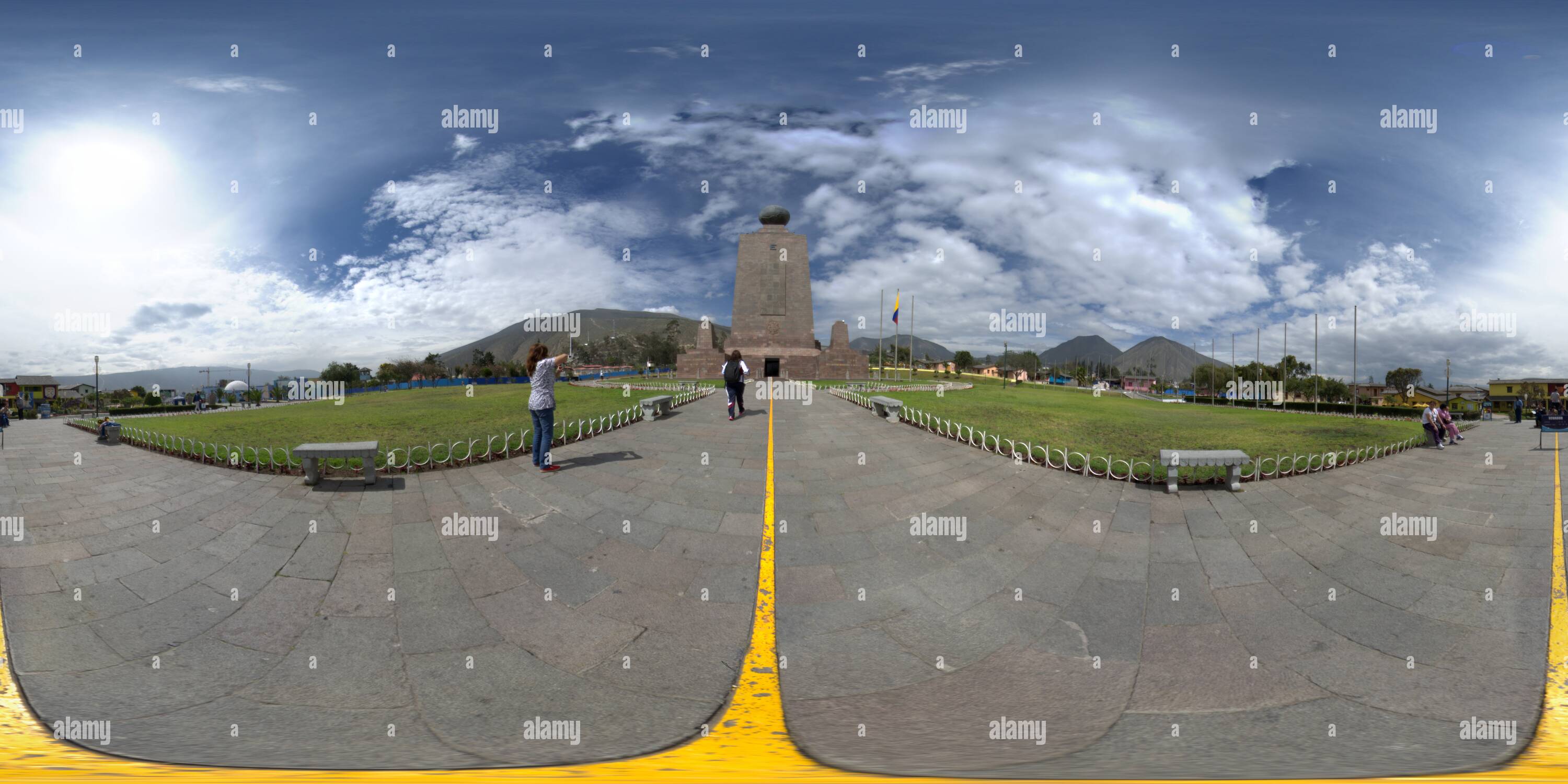 Visualizzazione panoramica a 360 gradi di La metà del mondo - Quito Ecuador.