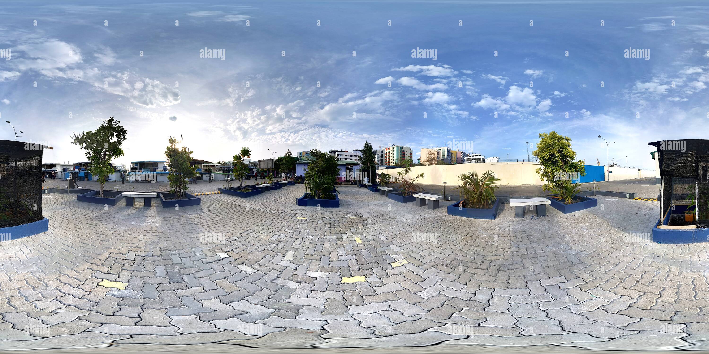 Visualizzazione panoramica a 360 gradi di " Maschio porto locale