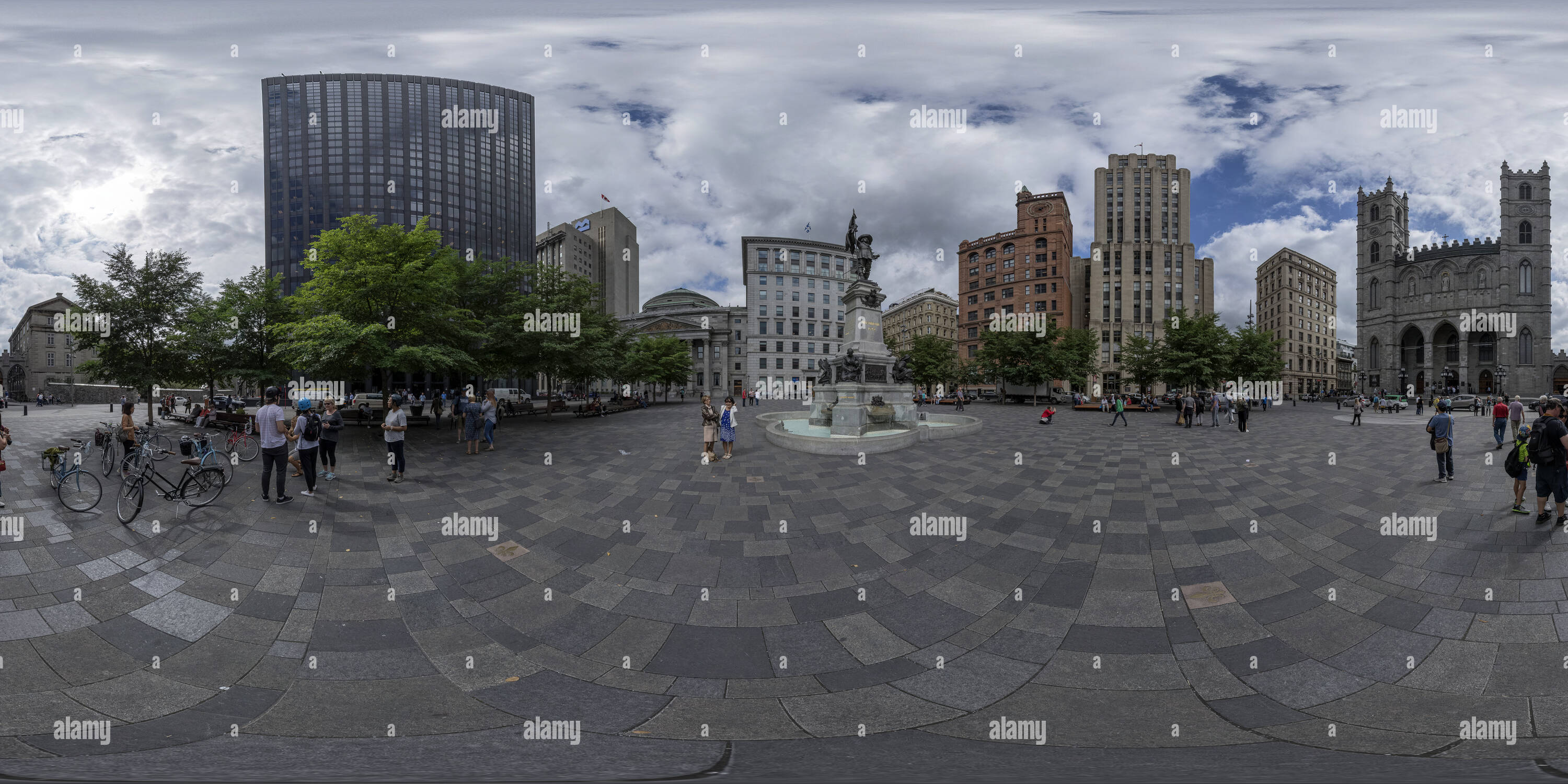 Visualizzazione panoramica a 360 gradi di Basilica Notre Dame de Montreal 6