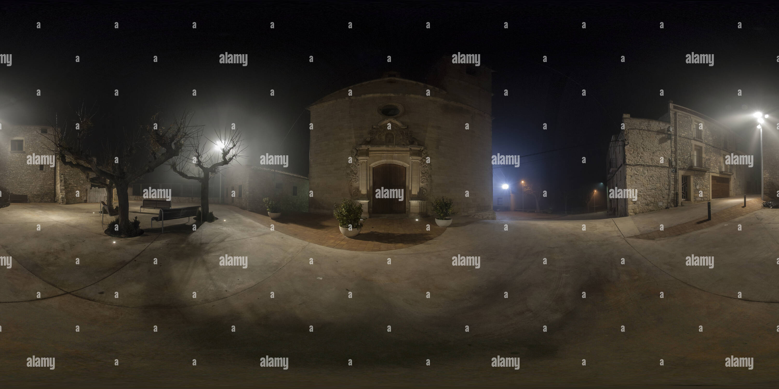 Visualizzazione panoramica a 360 gradi di Nalec nit de boira (nebbia notte)