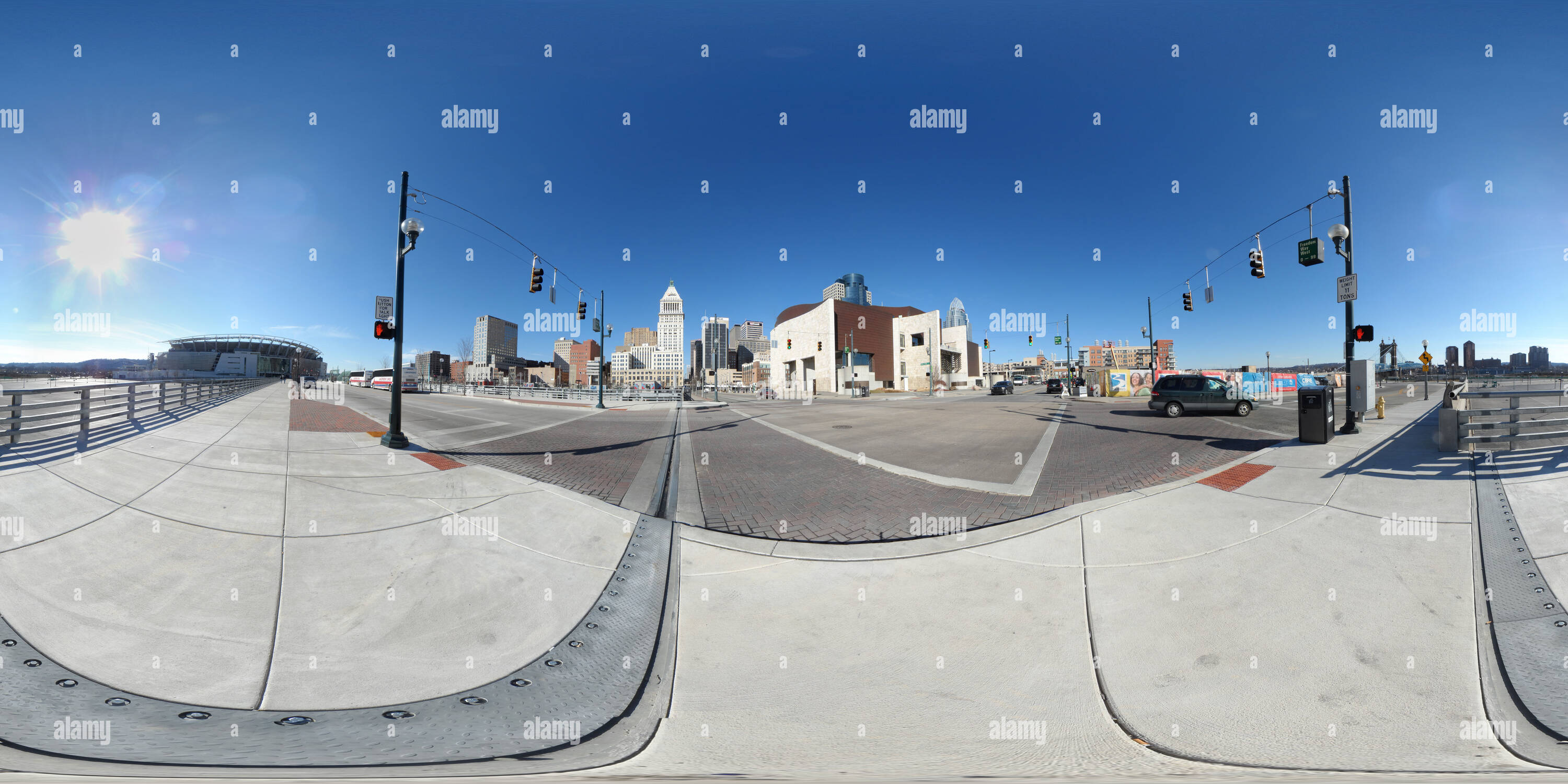 Visualizzazione panoramica a 360 gradi di Il National Underground Railroad Freedom Center a Cincinnati, Ohio