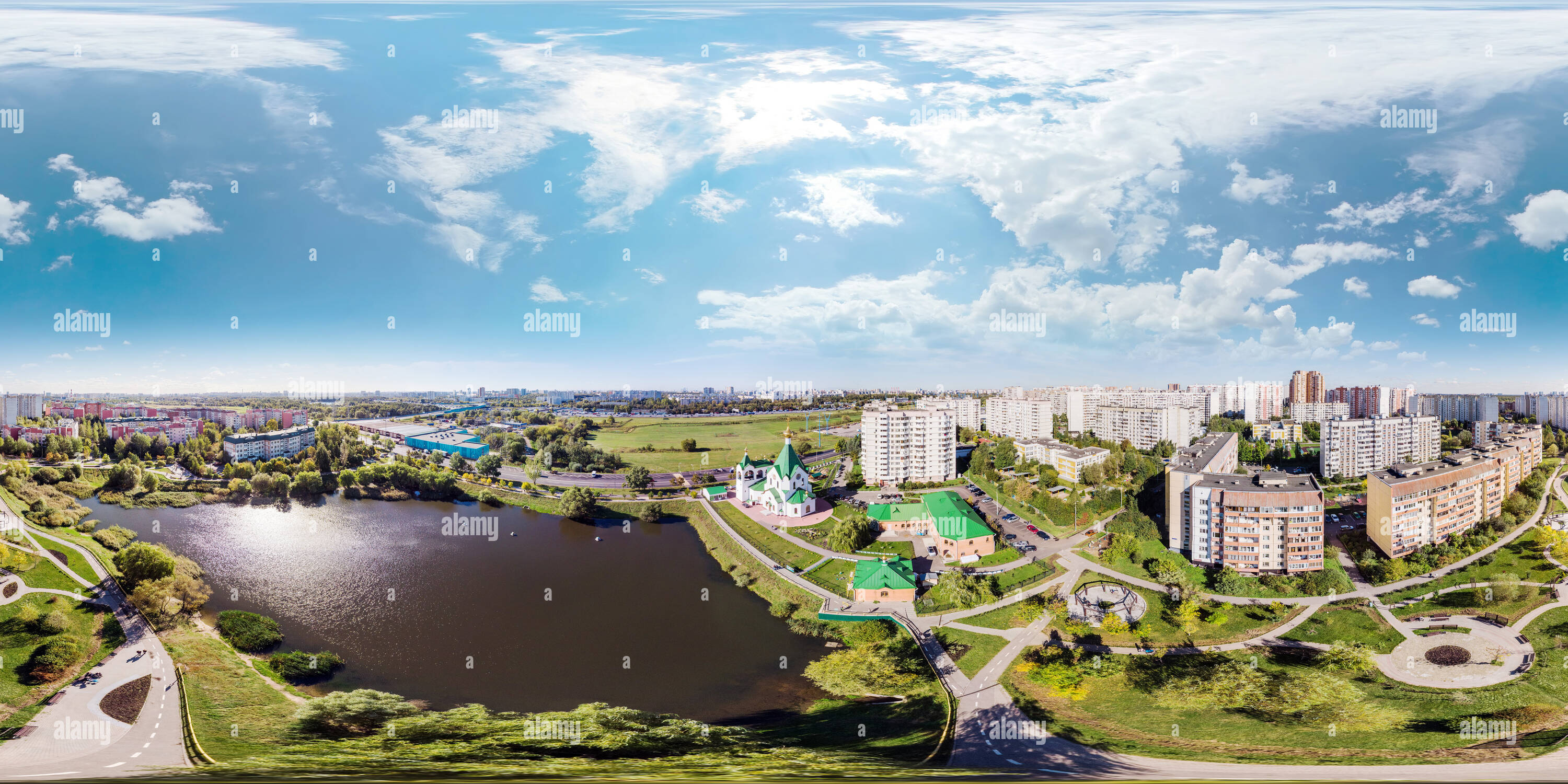 Visualizzazione panoramica a 360 gradi di Lago Suzdalsky