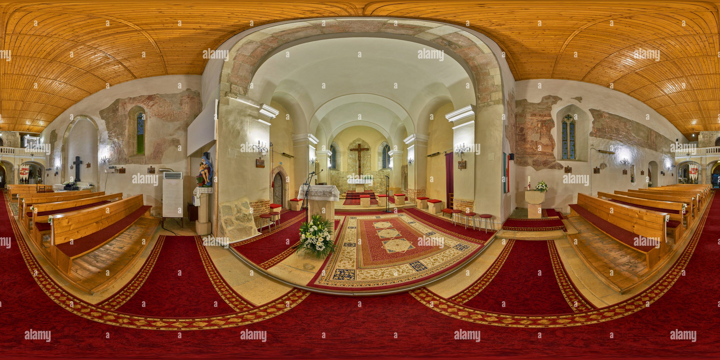 Visualizzazione panoramica a 360 gradi di Tutti Hallows la Chiesa Cattolica Romana interno in Florești, Romania