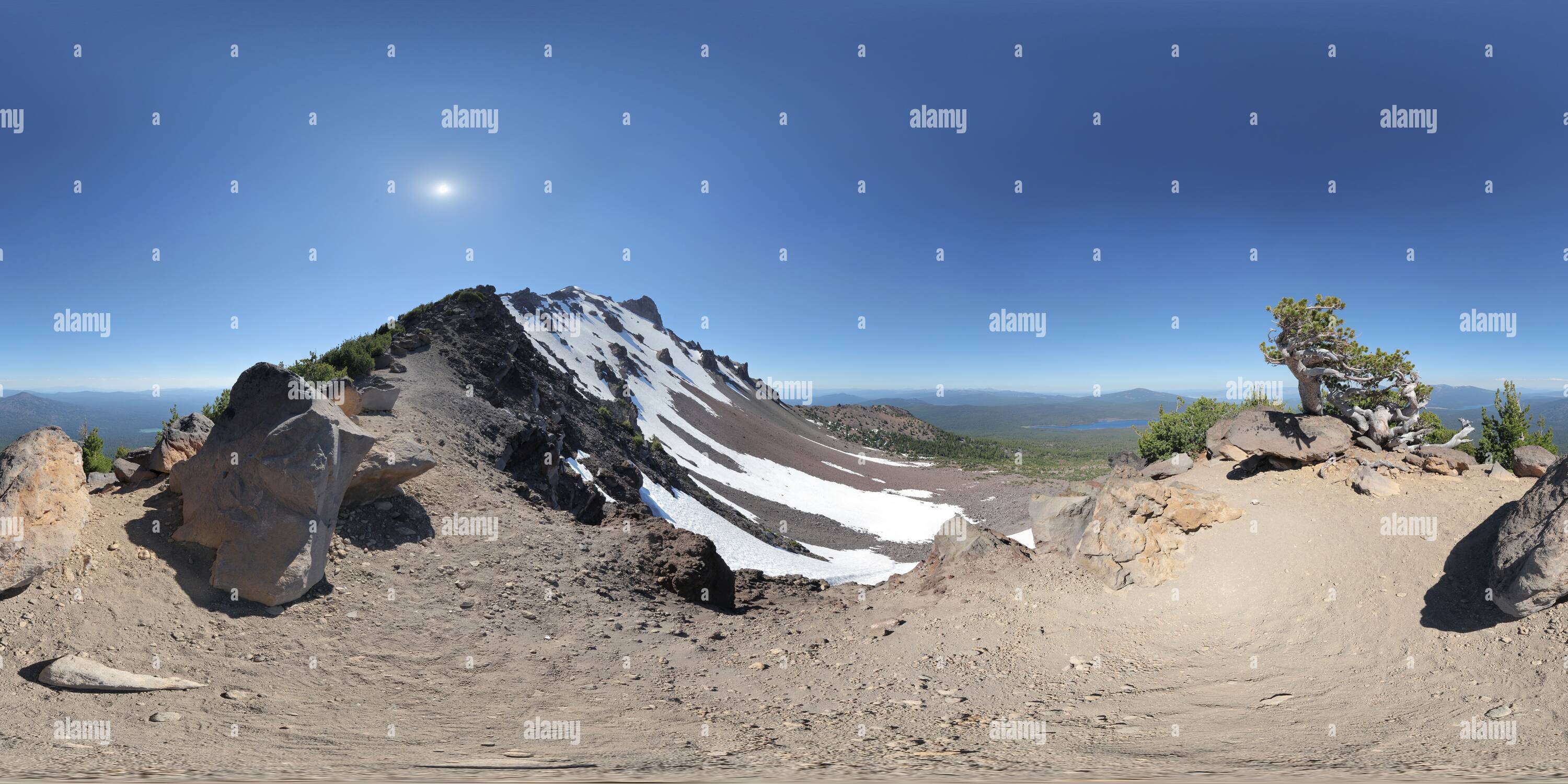 Visualizzazione panoramica a 360 gradi di Mt. McLoughlin summit ridge [2]