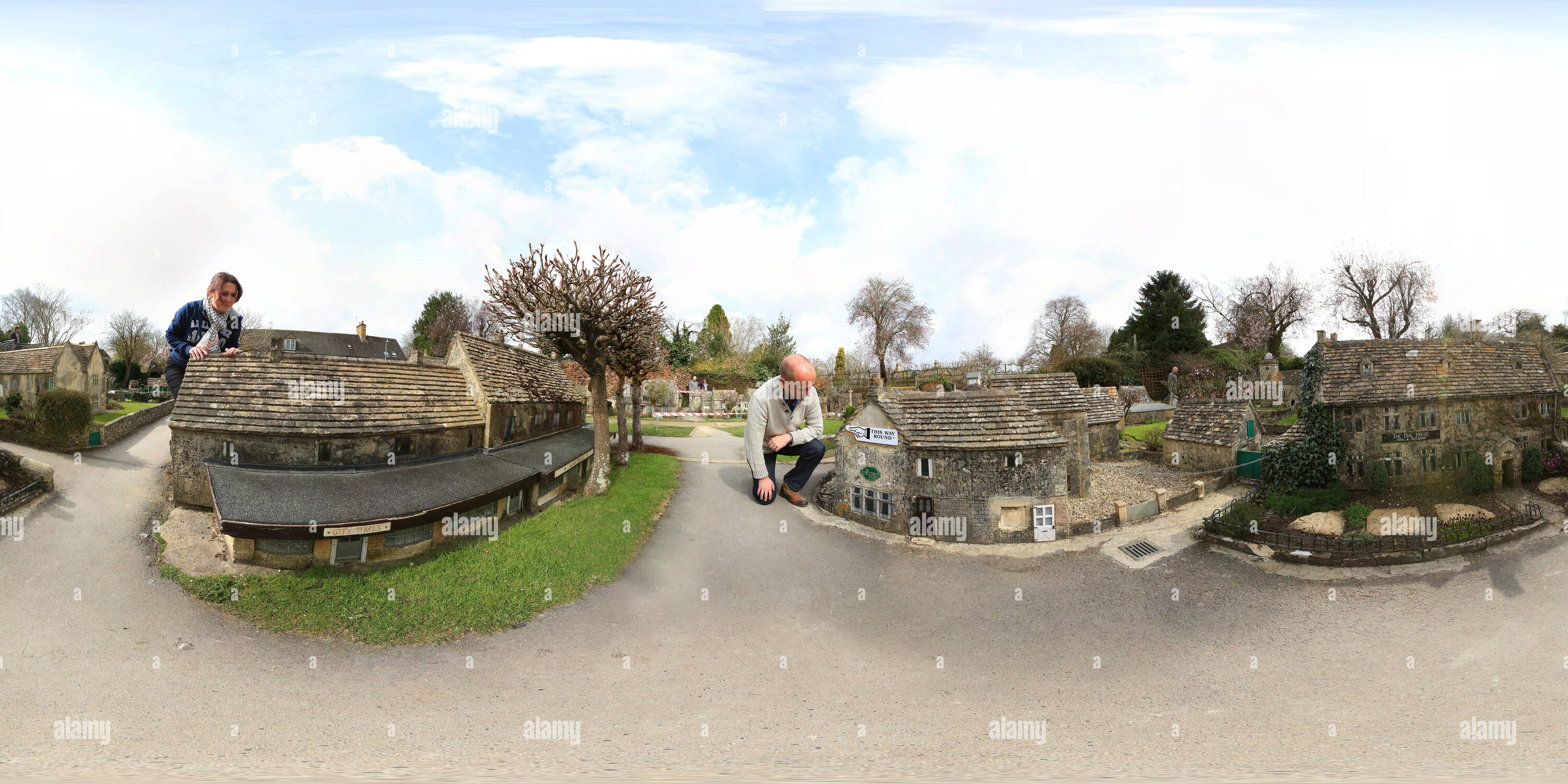 Visualizzazione panoramica a 360 gradi di Bourton sul modello acqua village da Jon Rowley