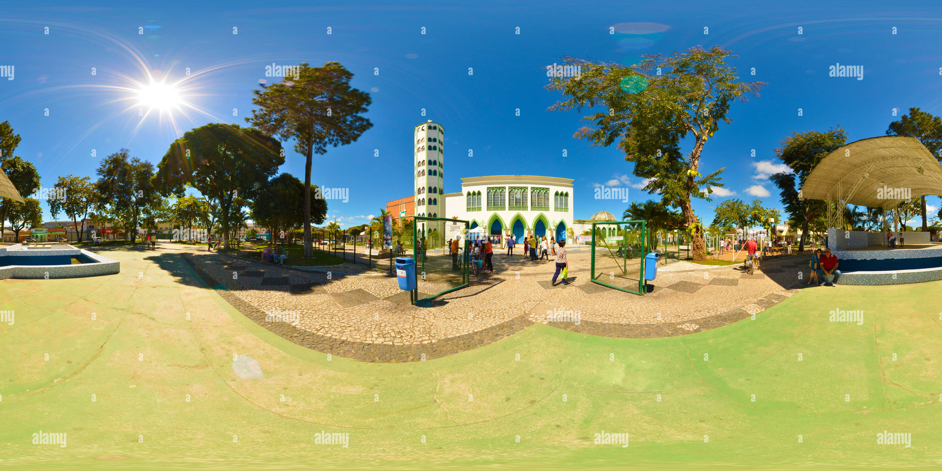 Visualizzazione panoramica a 360 gradi di Praça da Matriz