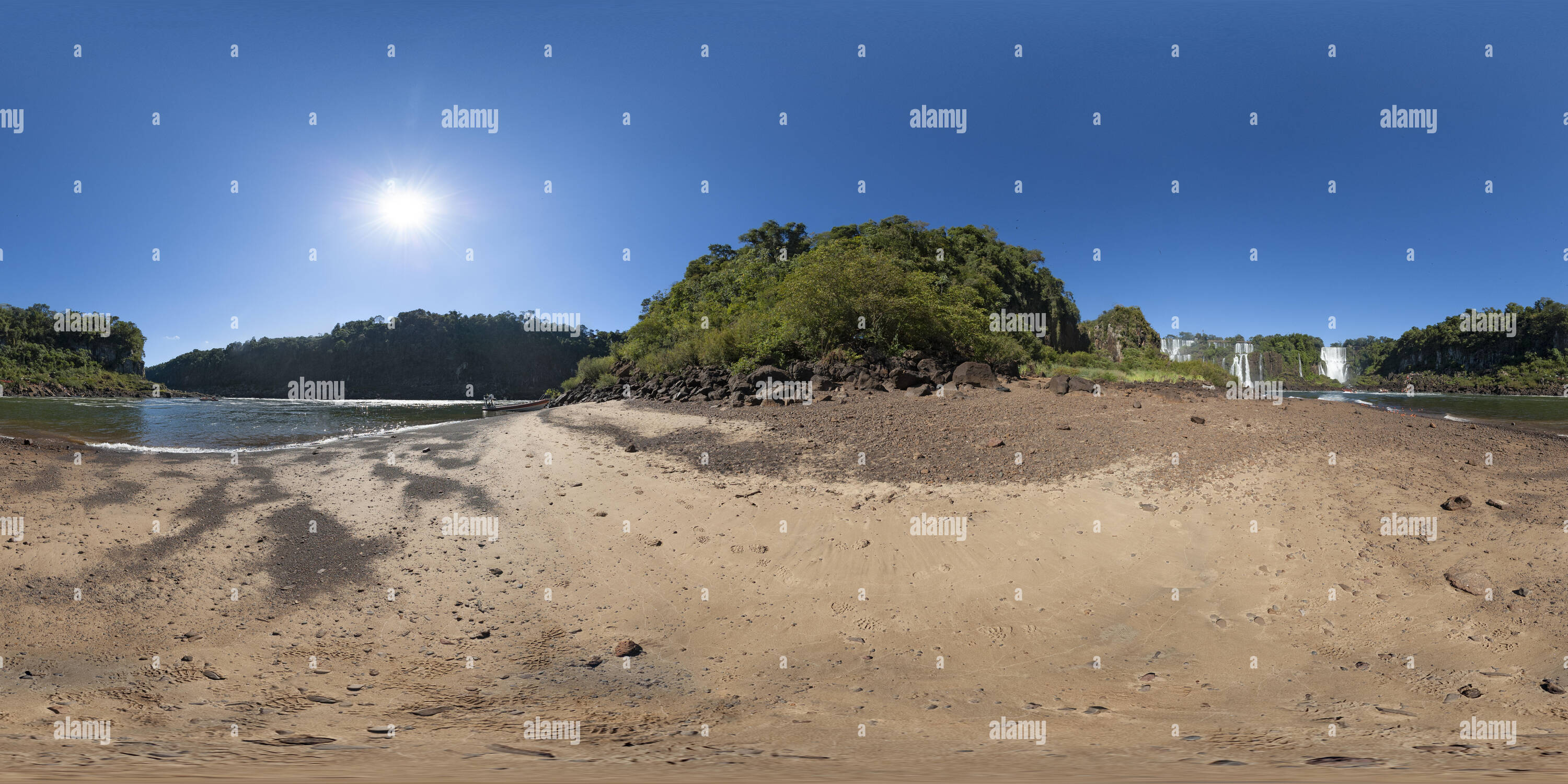 Visualizzazione panoramica a 360 gradi di Le Cascate di Iguazu sul confine di Argentina, Brasile e Paraguay