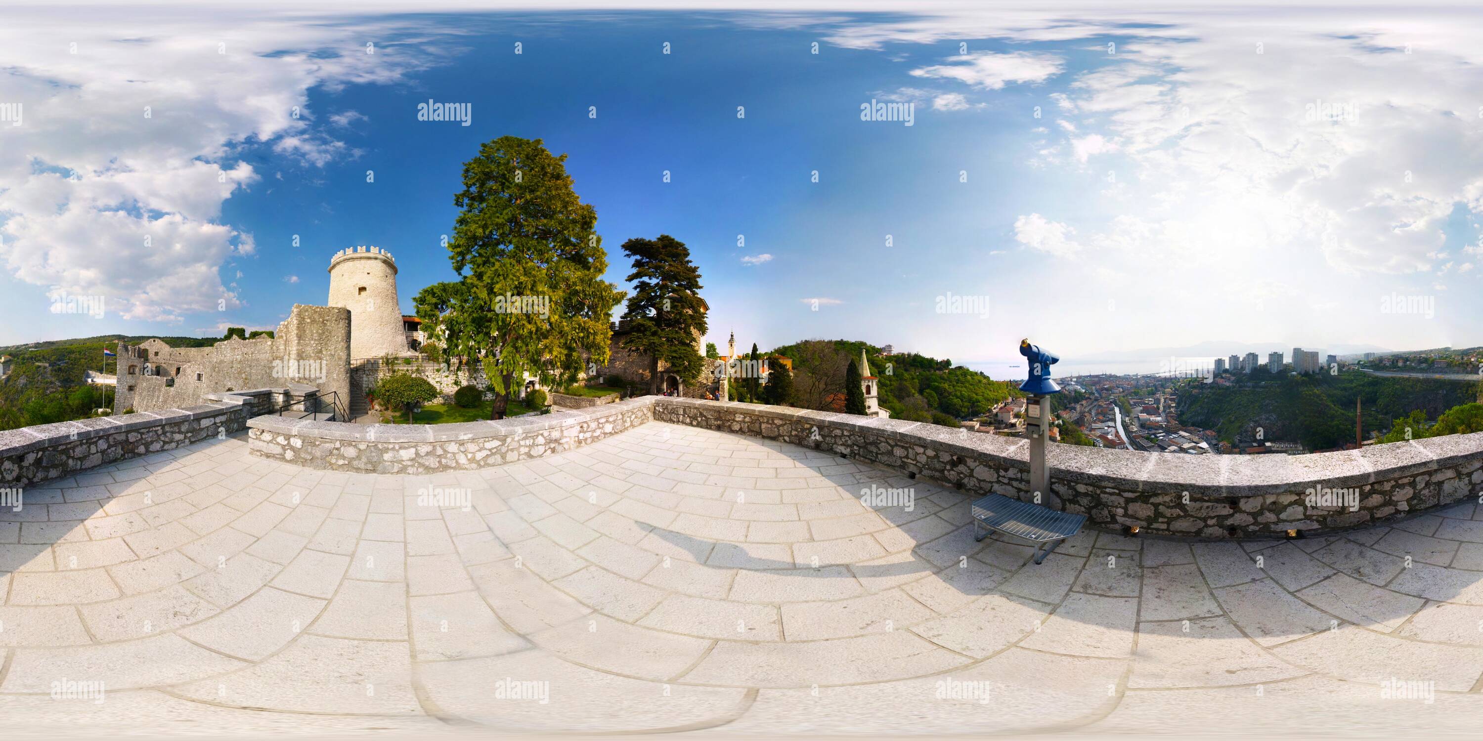 Visualizzazione panoramica a 360 gradi di Trsatska gradina