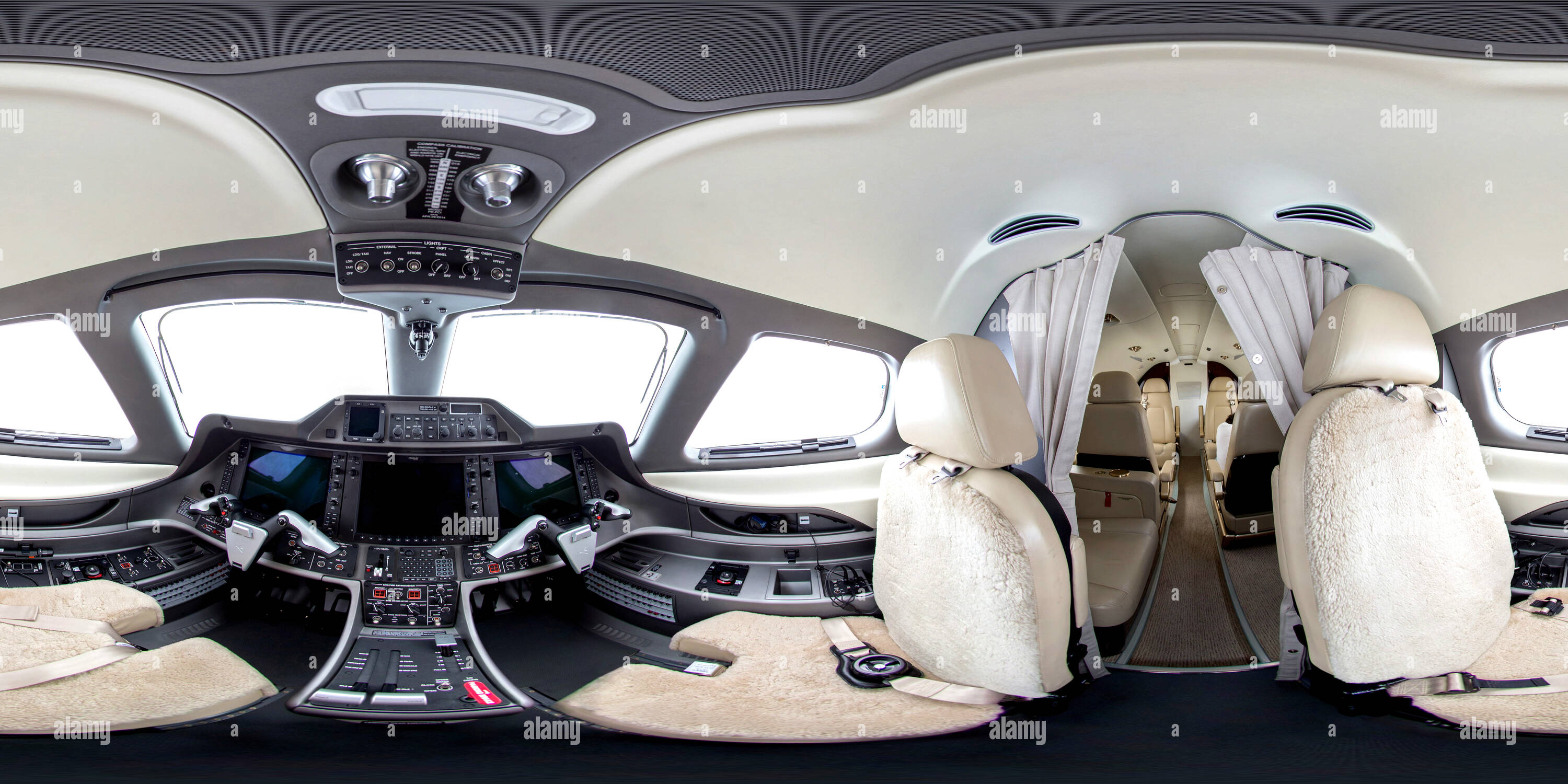 Visualizzazione panoramica a 360 gradi di Aeroplano Phenom 100