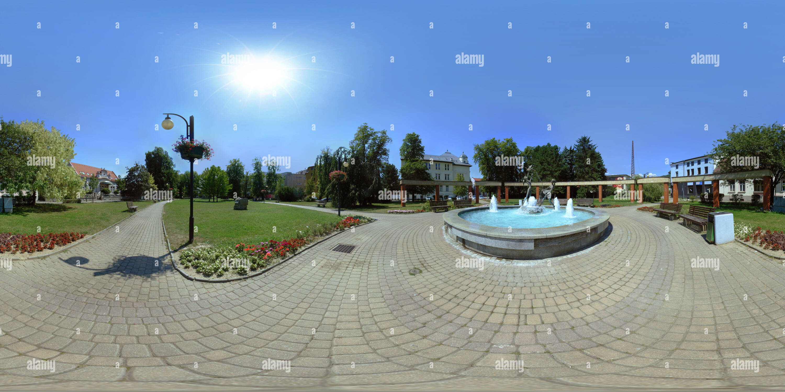 Visualizzazione panoramica a 360 gradi di Žilina - Triste SNP - fontana "Žilina vergini"