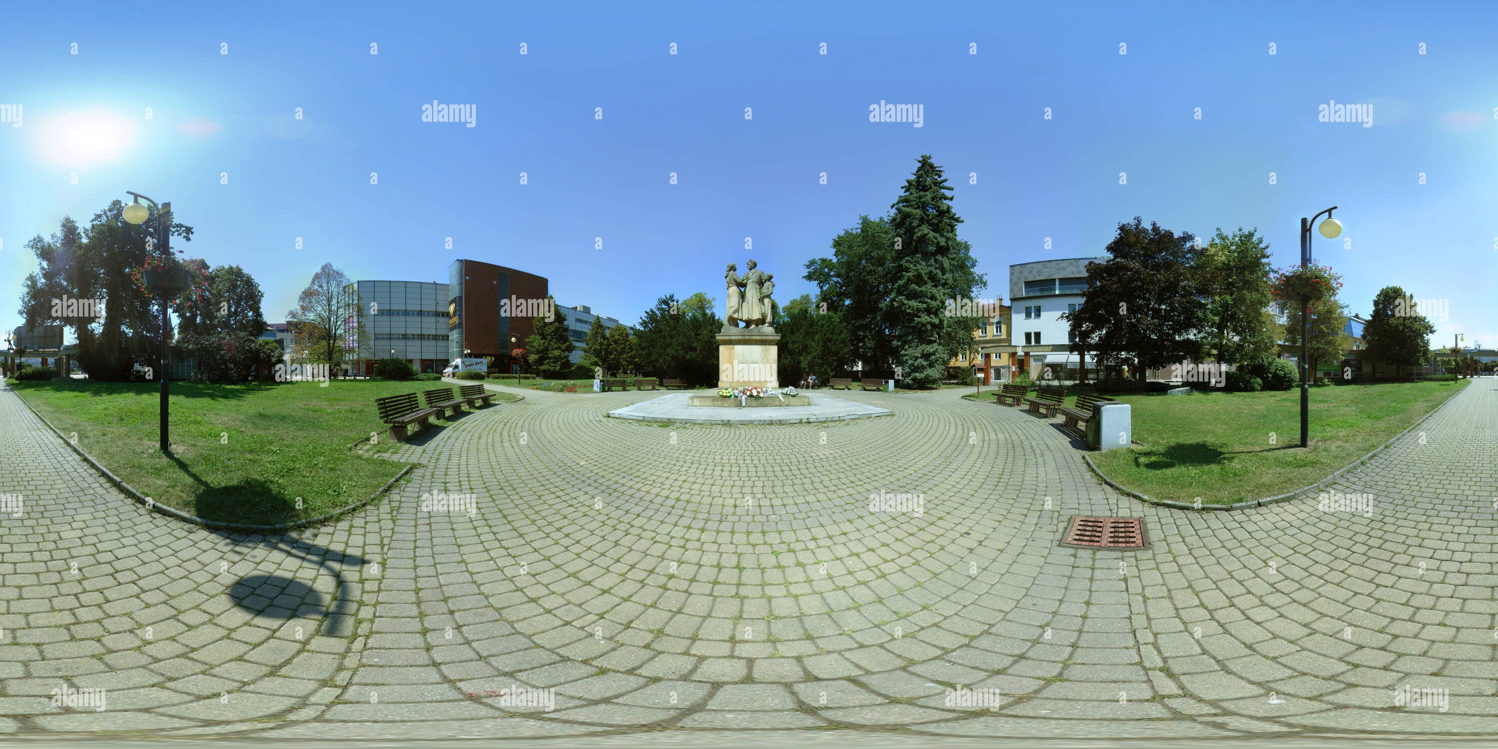 Visualizzazione panoramica a 360 gradi di Žilina - Triste SNP (Giardini della Rivolta Nazionale Slovacca) - memoriale di guerra