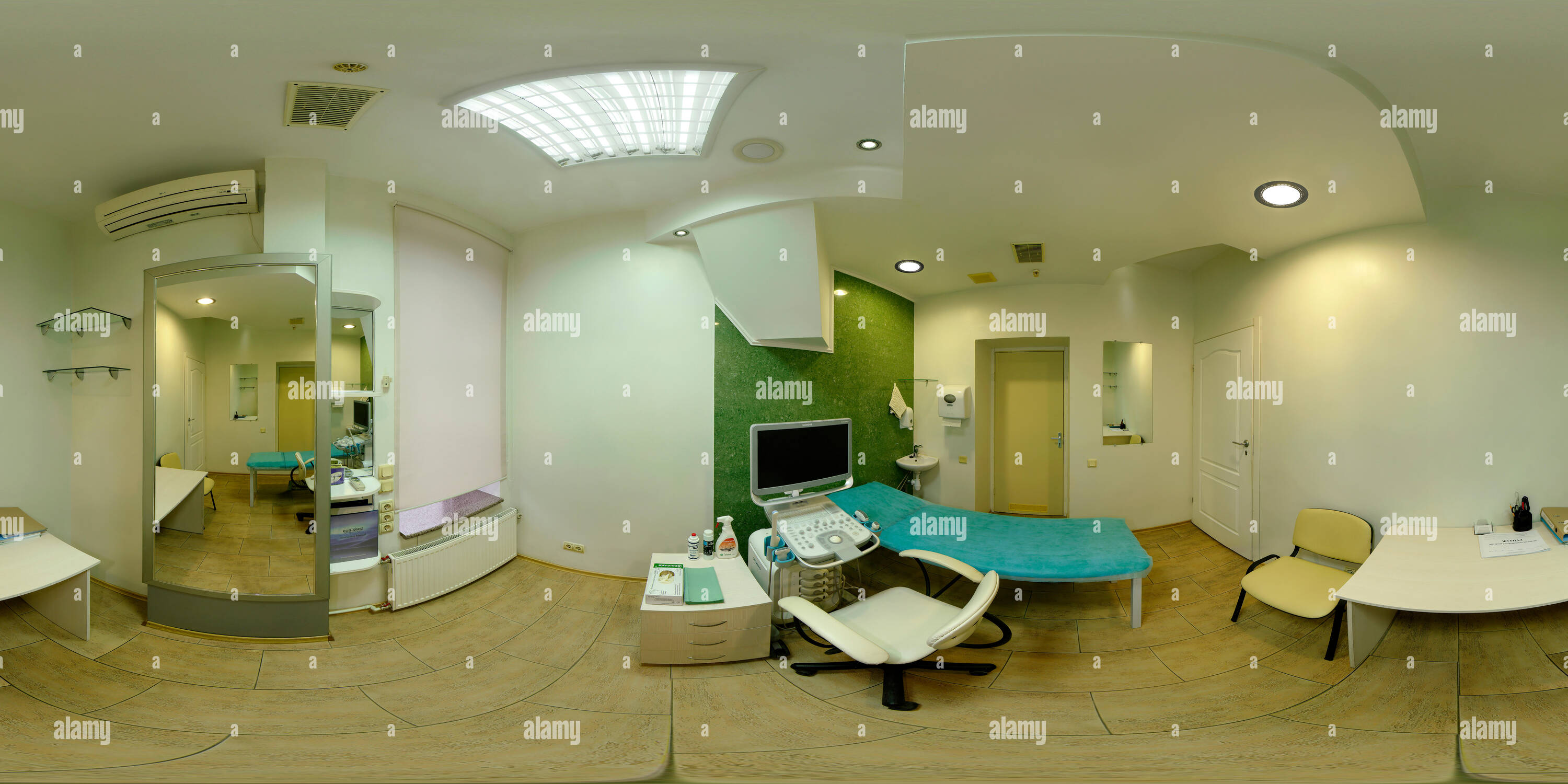 Visualizzazione panoramica a 360 gradi di Il dispositivo di diagnostica ad ultrasuoni in una ecografia office