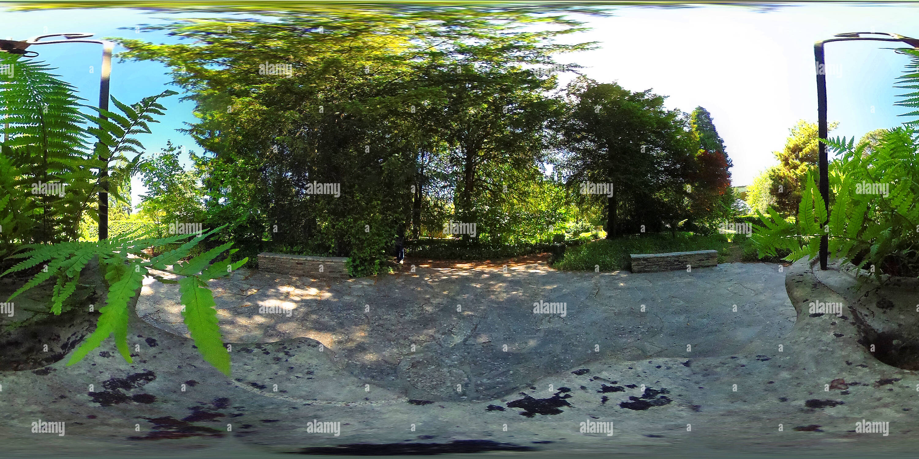 Visualizzazione panoramica a 360 gradi di Puit Jardin de l'orticoltura