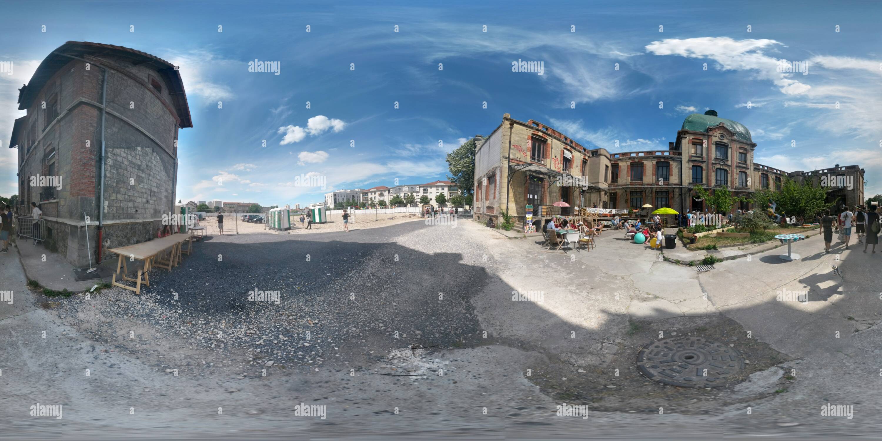 Visualizzazione panoramica a 360 gradi di SOUksOUk PArtY (Côté Cour)