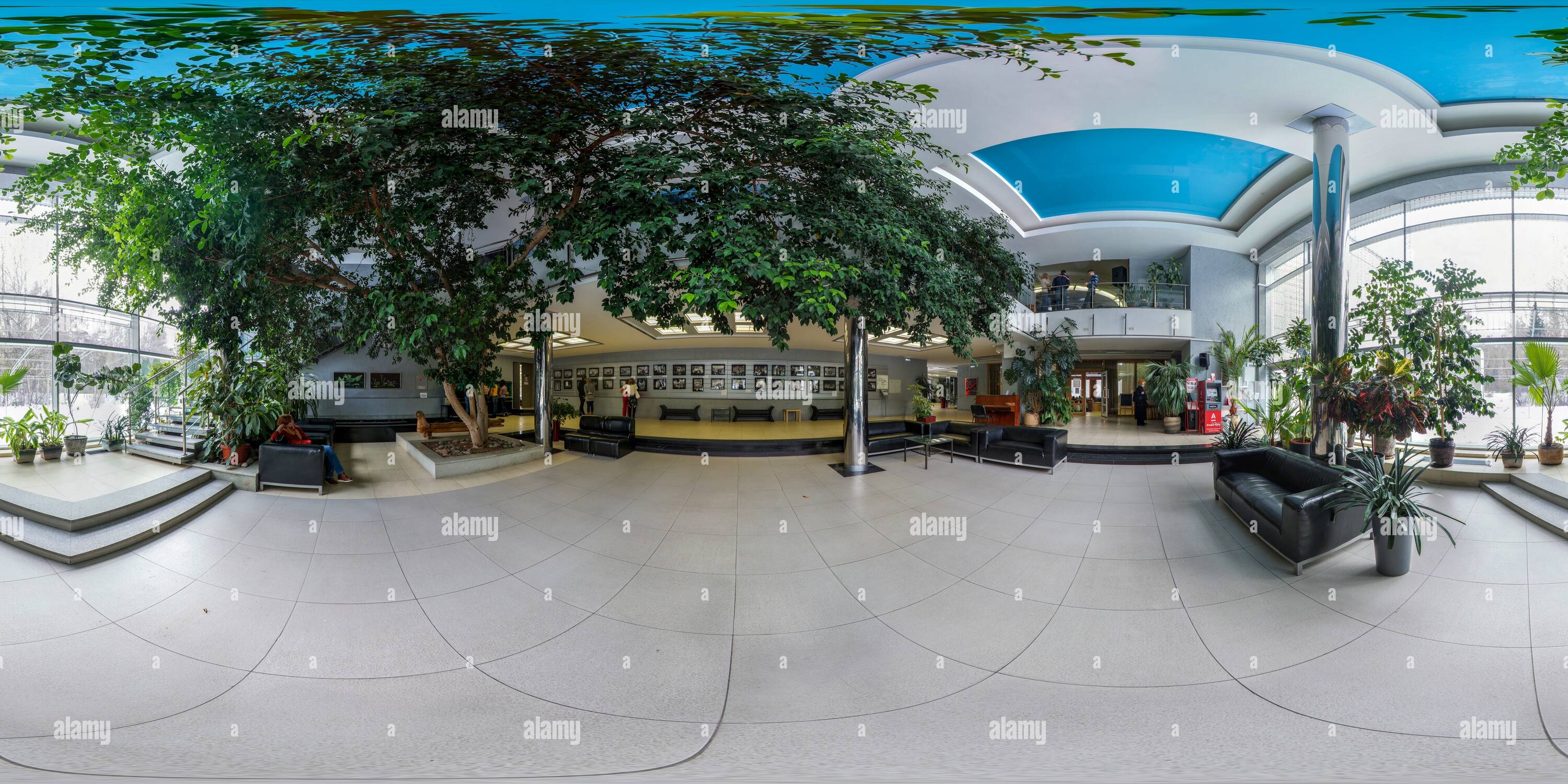 Visualizzazione panoramica a 360 gradi di Casa di scienziati Novosibirsk città accademica