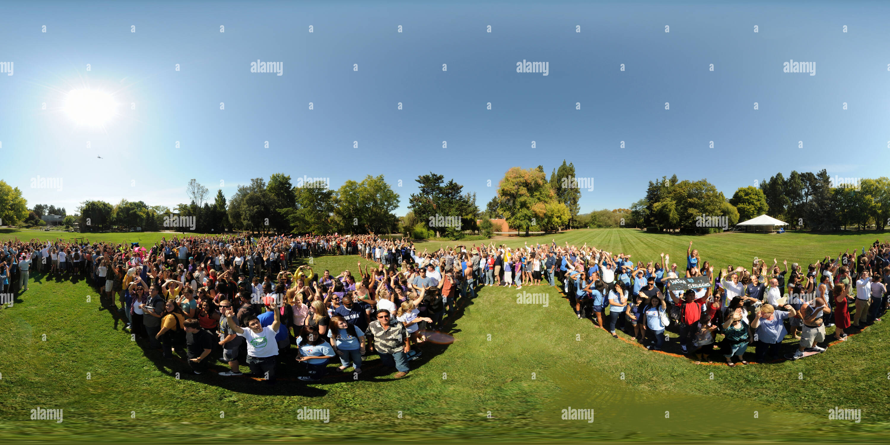 Visualizzazione panoramica a 360 gradi di A Sonoma State University celebra 50 anni di Rohnert Park Ca